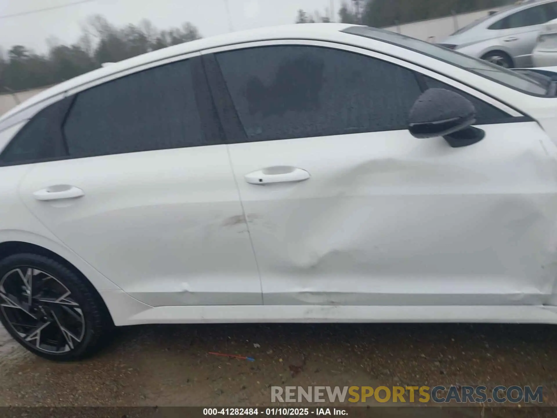 20 Photograph of a damaged car KNAG64J78S5313865 KIA K5 2025