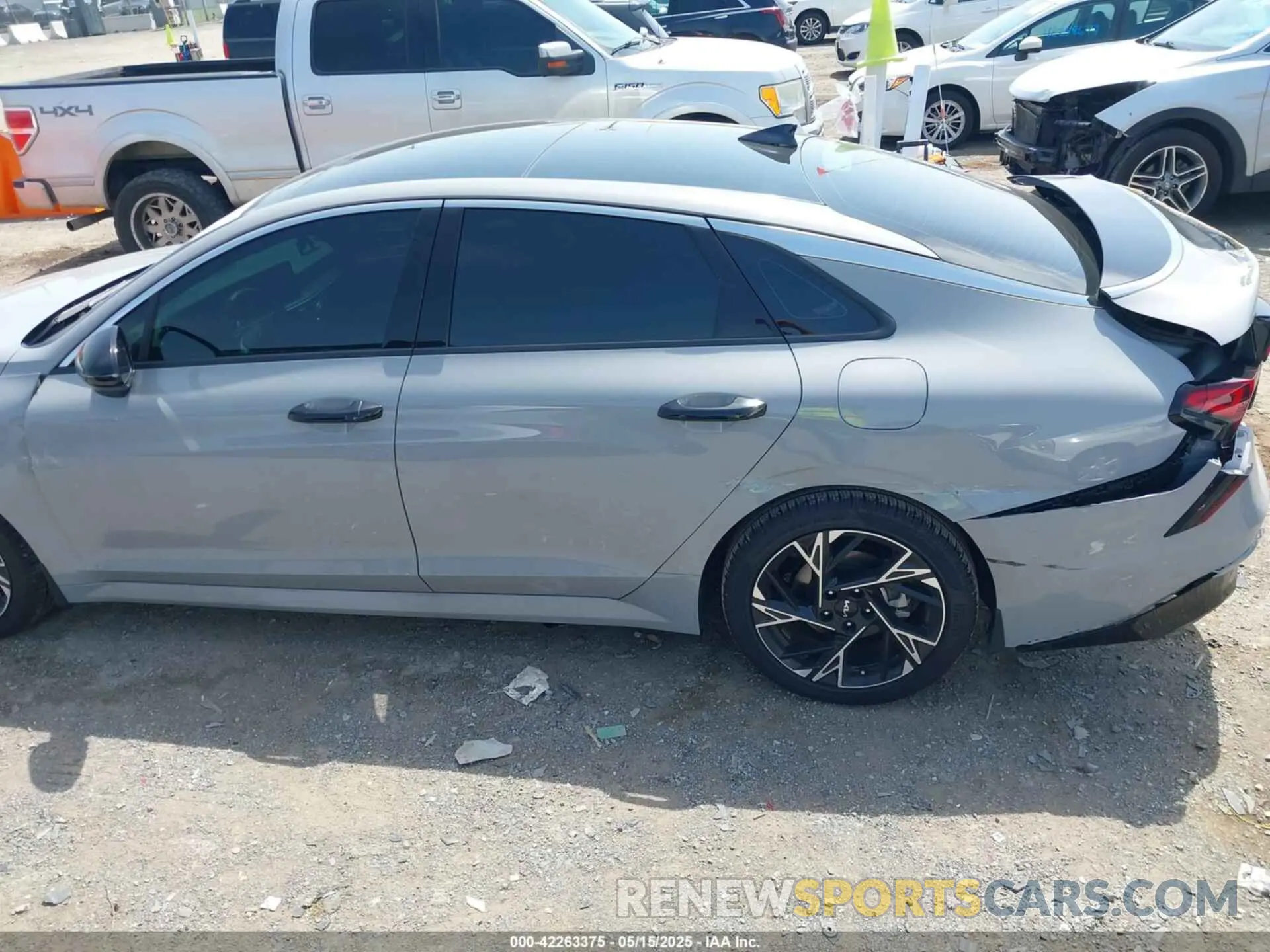 14 Photograph of a damaged car KNAG64J78S5330696 KIA K5 2025