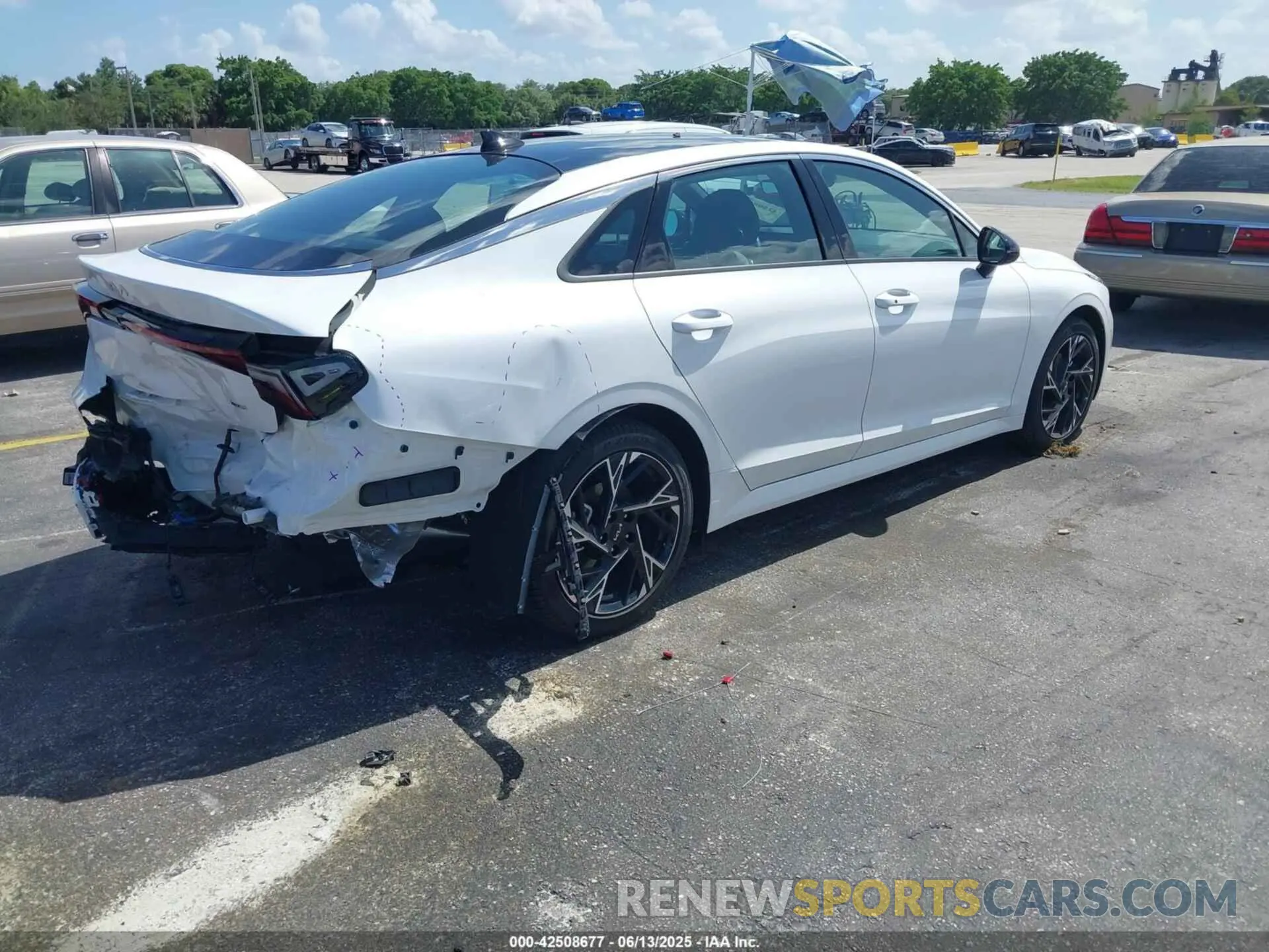 4 Photograph of a damaged car KNAG64J78S5381339 KIA K5 2025