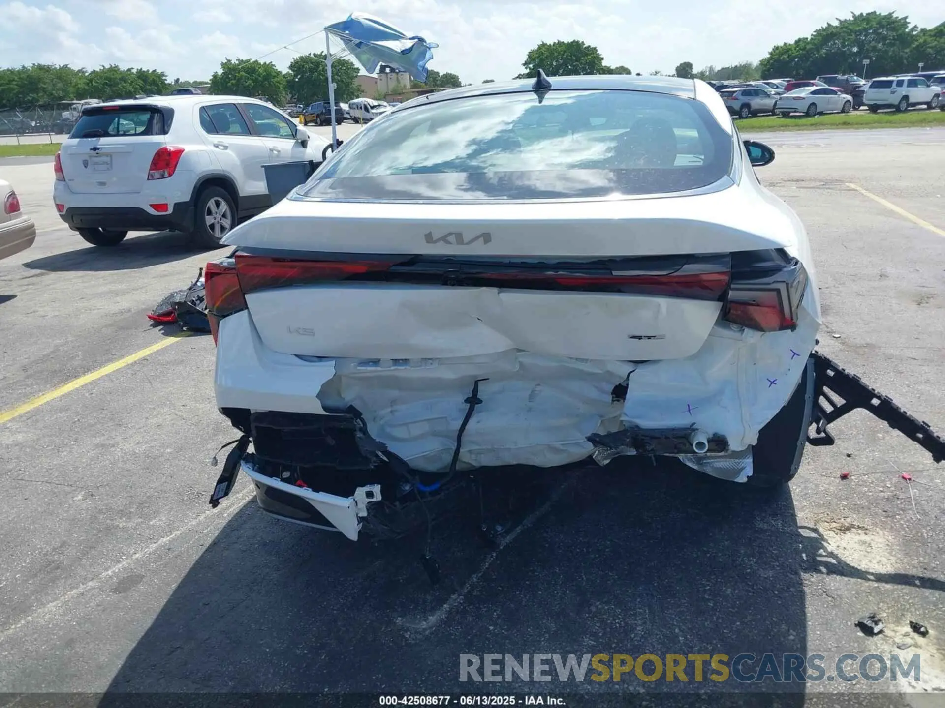 6 Photograph of a damaged car KNAG64J78S5381339 KIA K5 2025