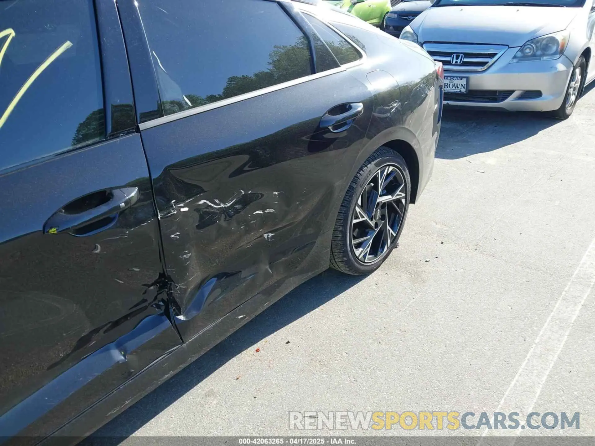 17 Photograph of a damaged car KNAG64J79S5299569 KIA K5 2025
