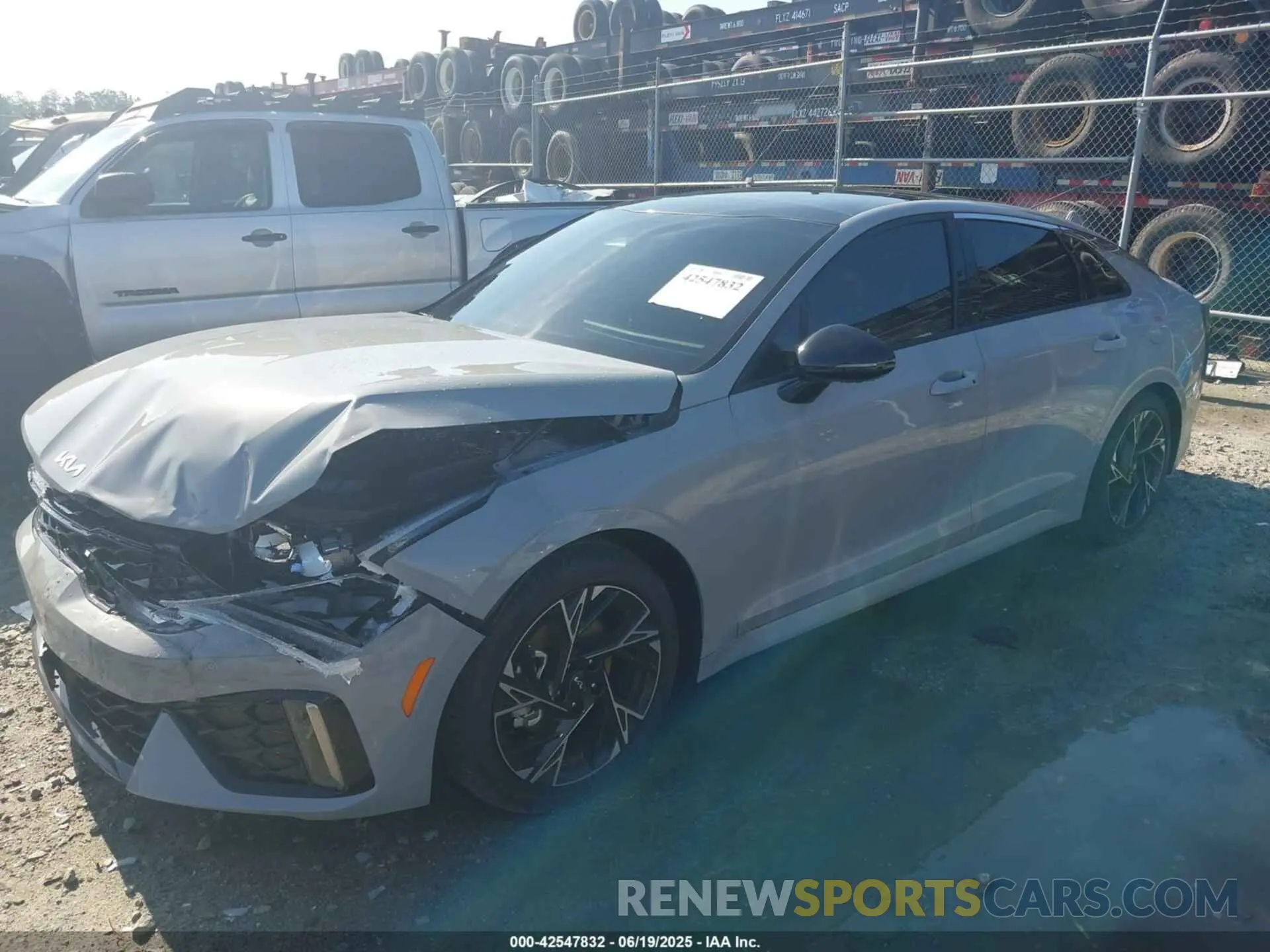 2 Photograph of a damaged car KNAG64J79S5382225 KIA K5 2025