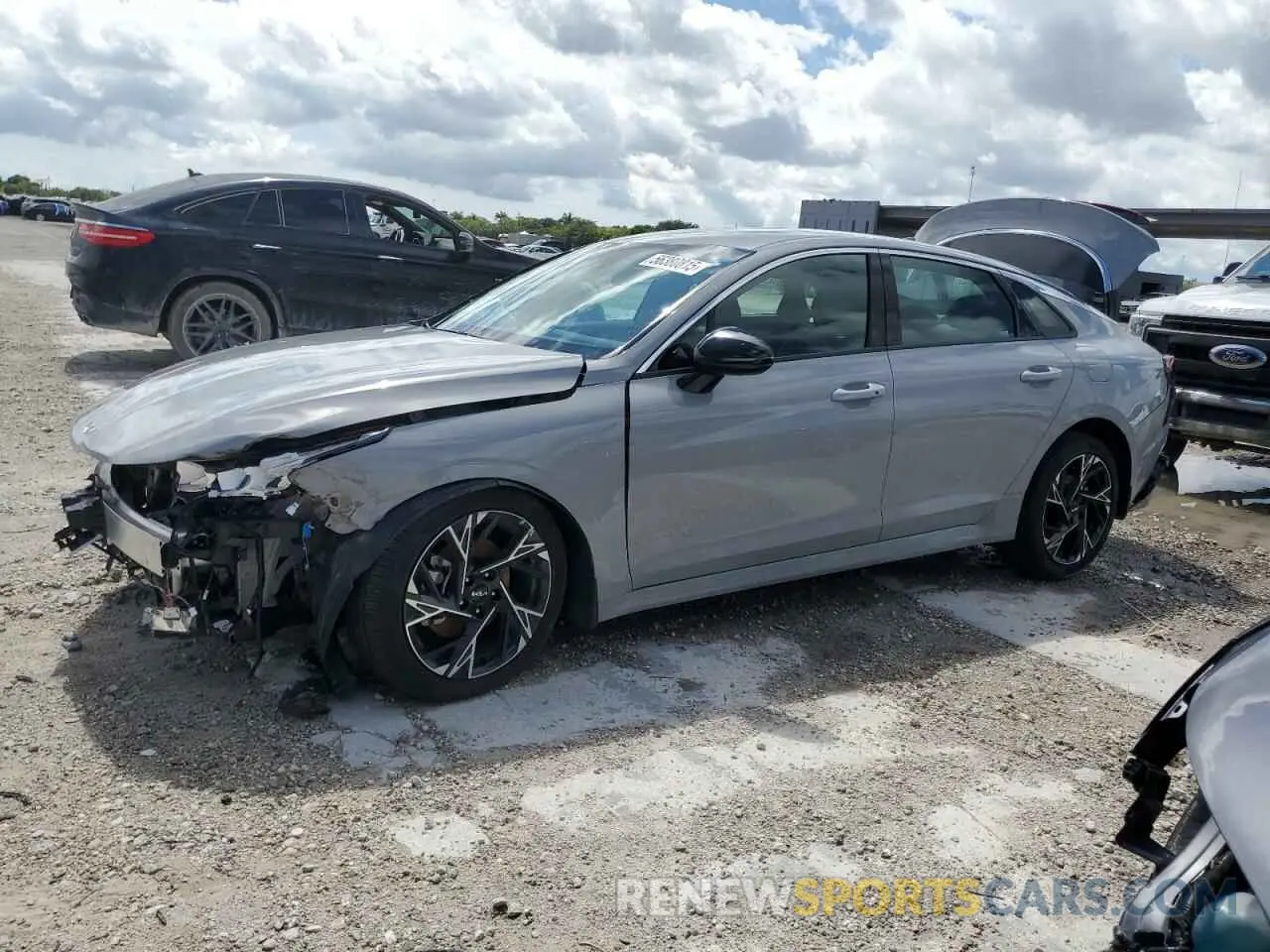 1 Photograph of a damaged car KNAG64J7XS5327945 KIA K5 2025