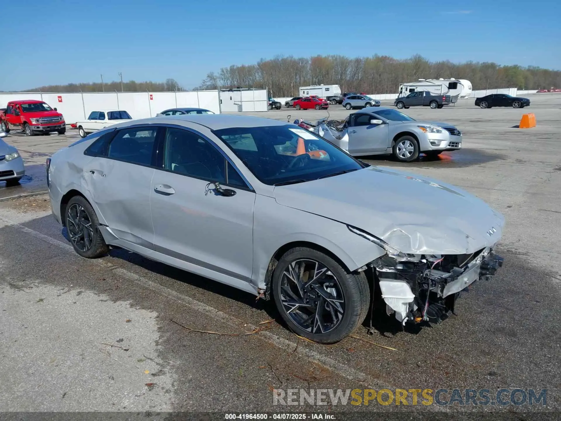 1 Photograph of a damaged car KNAG64J7XS5353980 KIA K5 2025