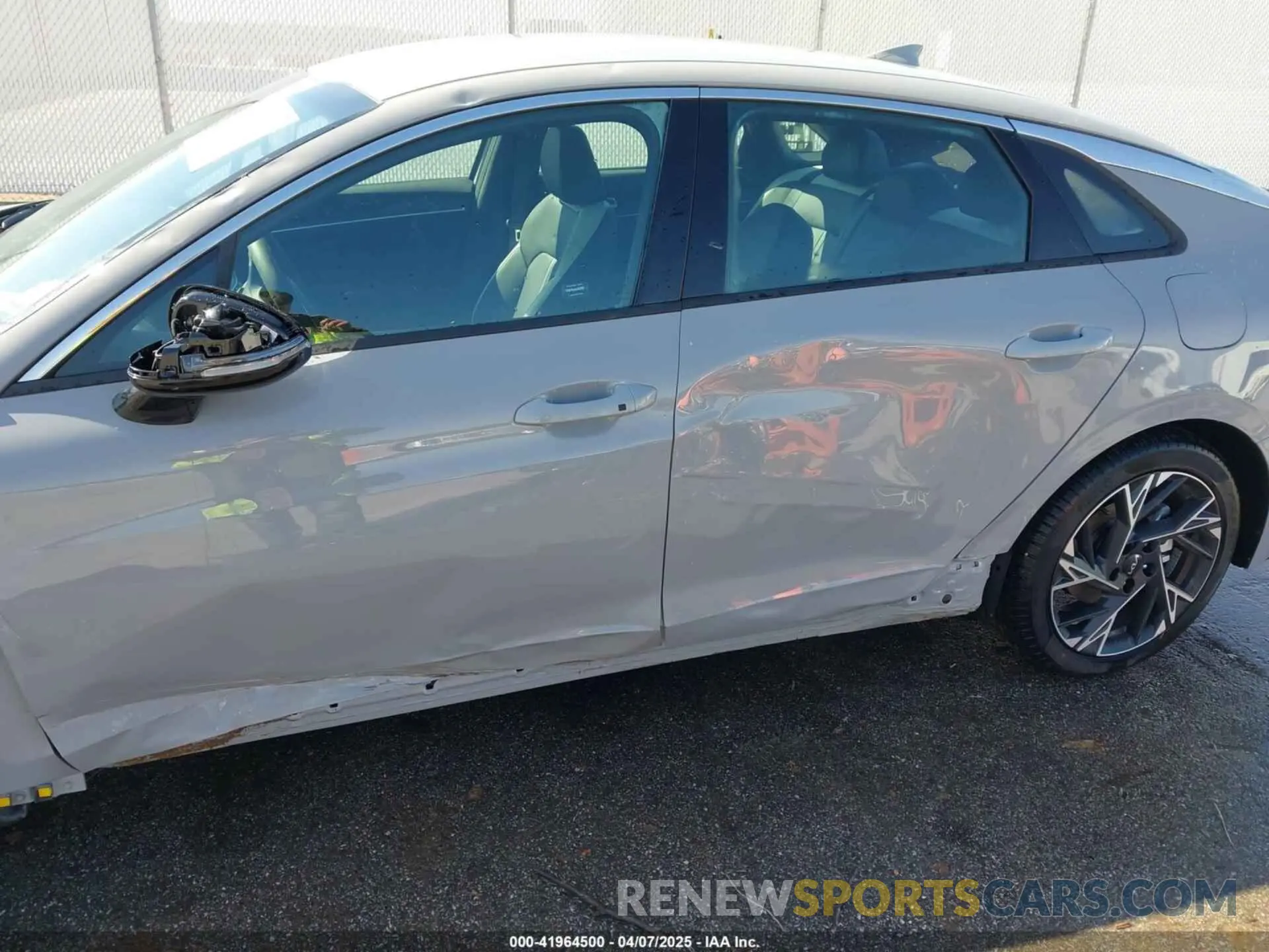 18 Photograph of a damaged car KNAG64J7XS5353980 KIA K5 2025