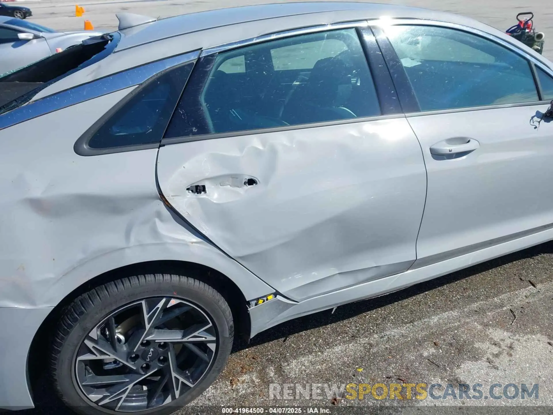 20 Photograph of a damaged car KNAG64J7XS5353980 KIA K5 2025