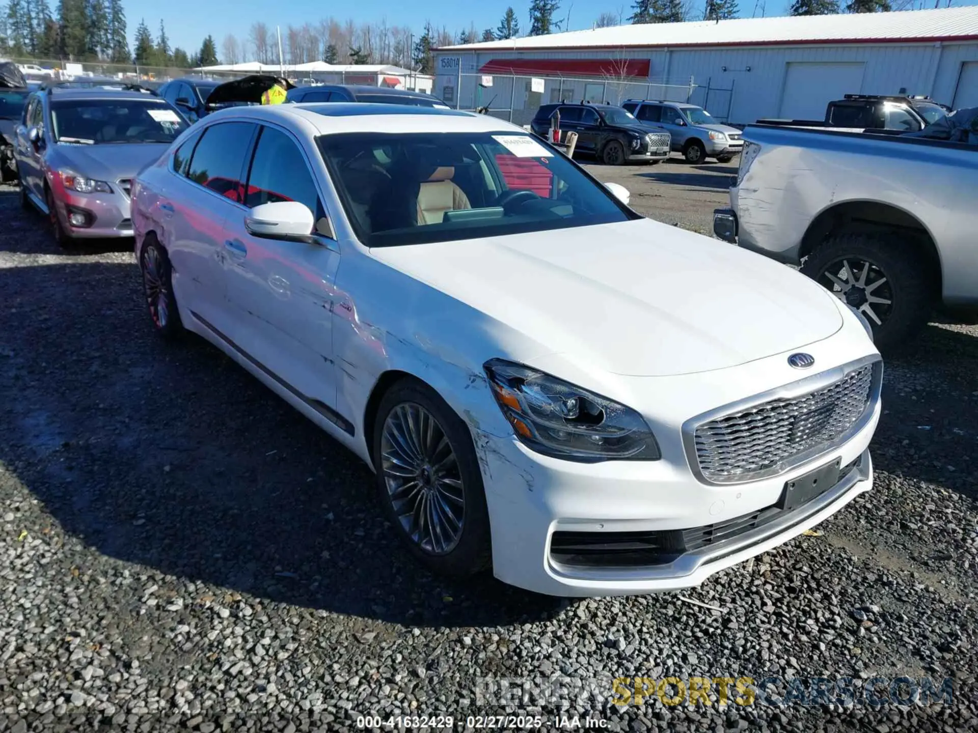 1 Photograph of a damaged car KNAS34J60K6010910 KIA K900 2019