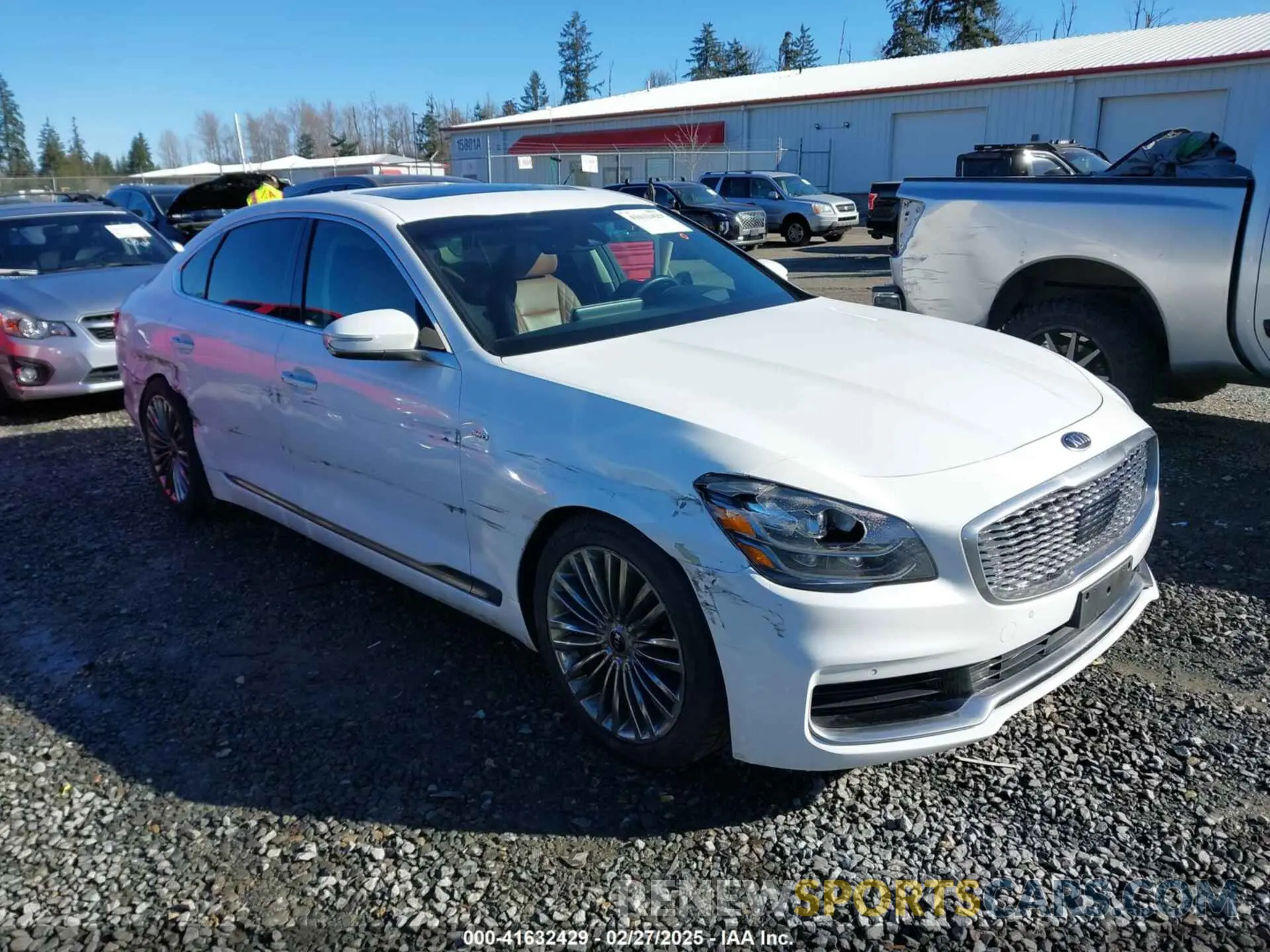 13 Photograph of a damaged car KNAS34J60K6010910 KIA K900 2019