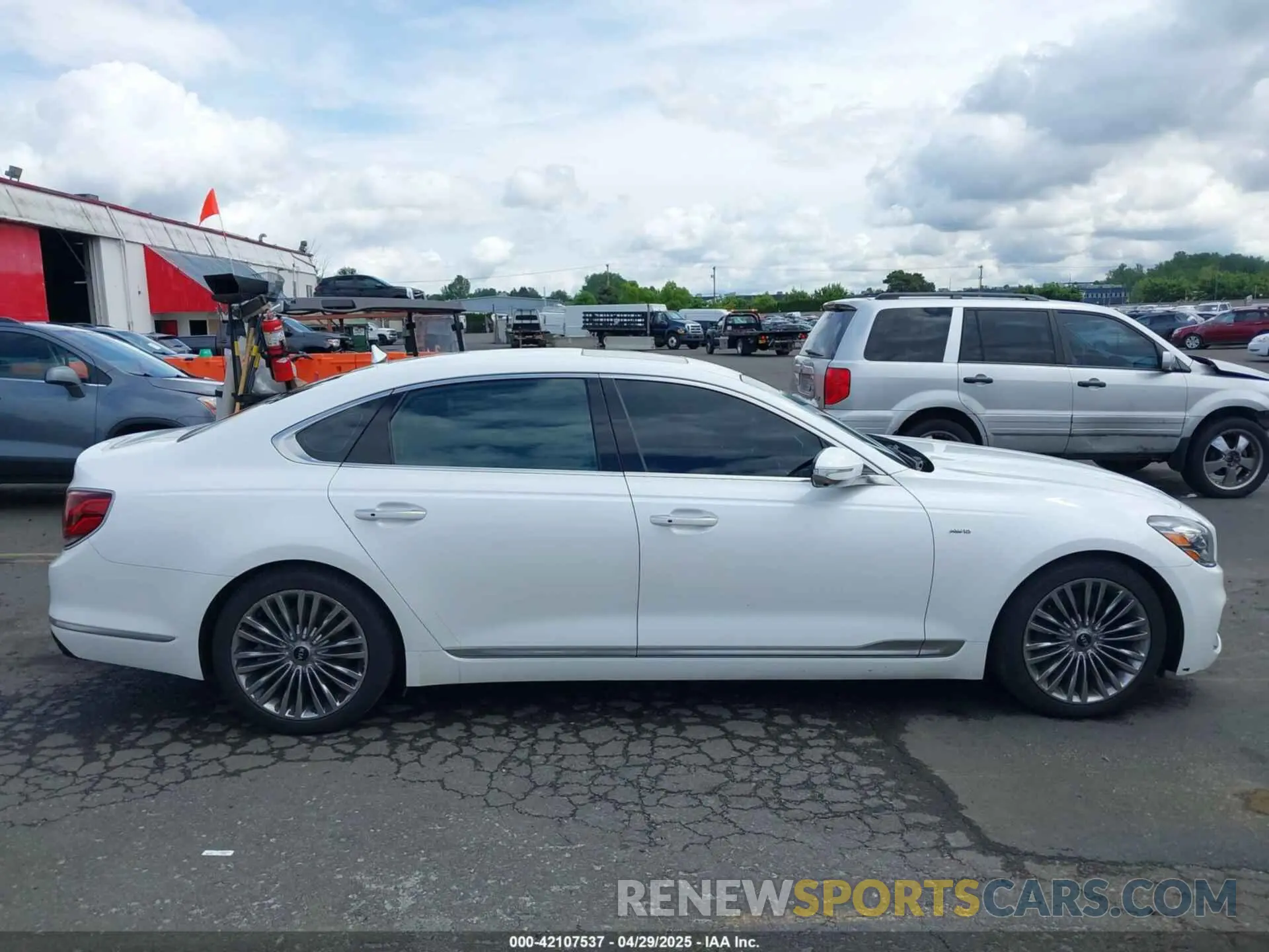 13 Photograph of a damaged car KNAS34J66K6010426 KIA K900 2019