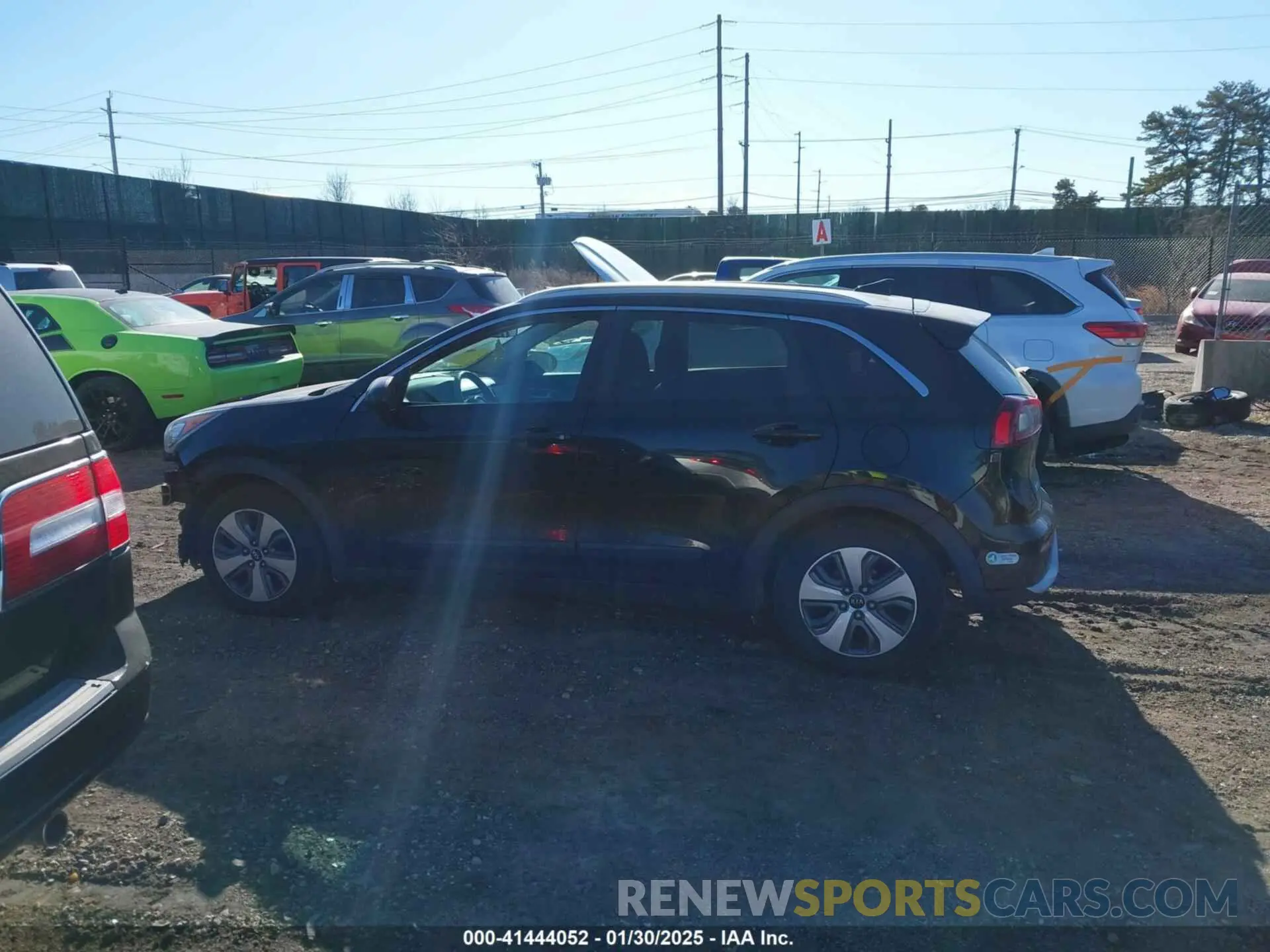 14 Photograph of a damaged car KNDCB3LC0K5264081 KIA NIRO 2019