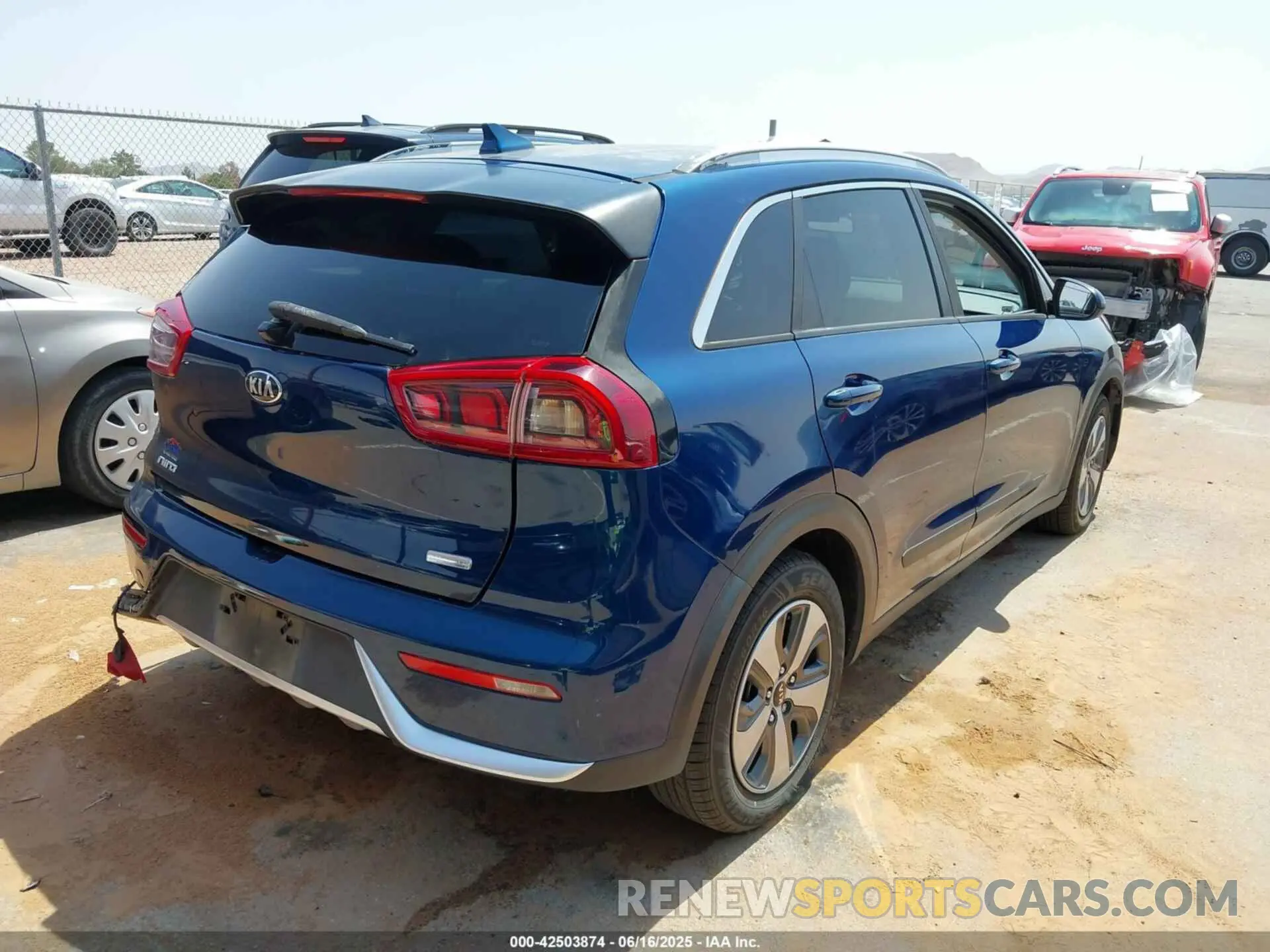 4 Photograph of a damaged car KNDCB3LC0K5276232 KIA NIRO 2019
