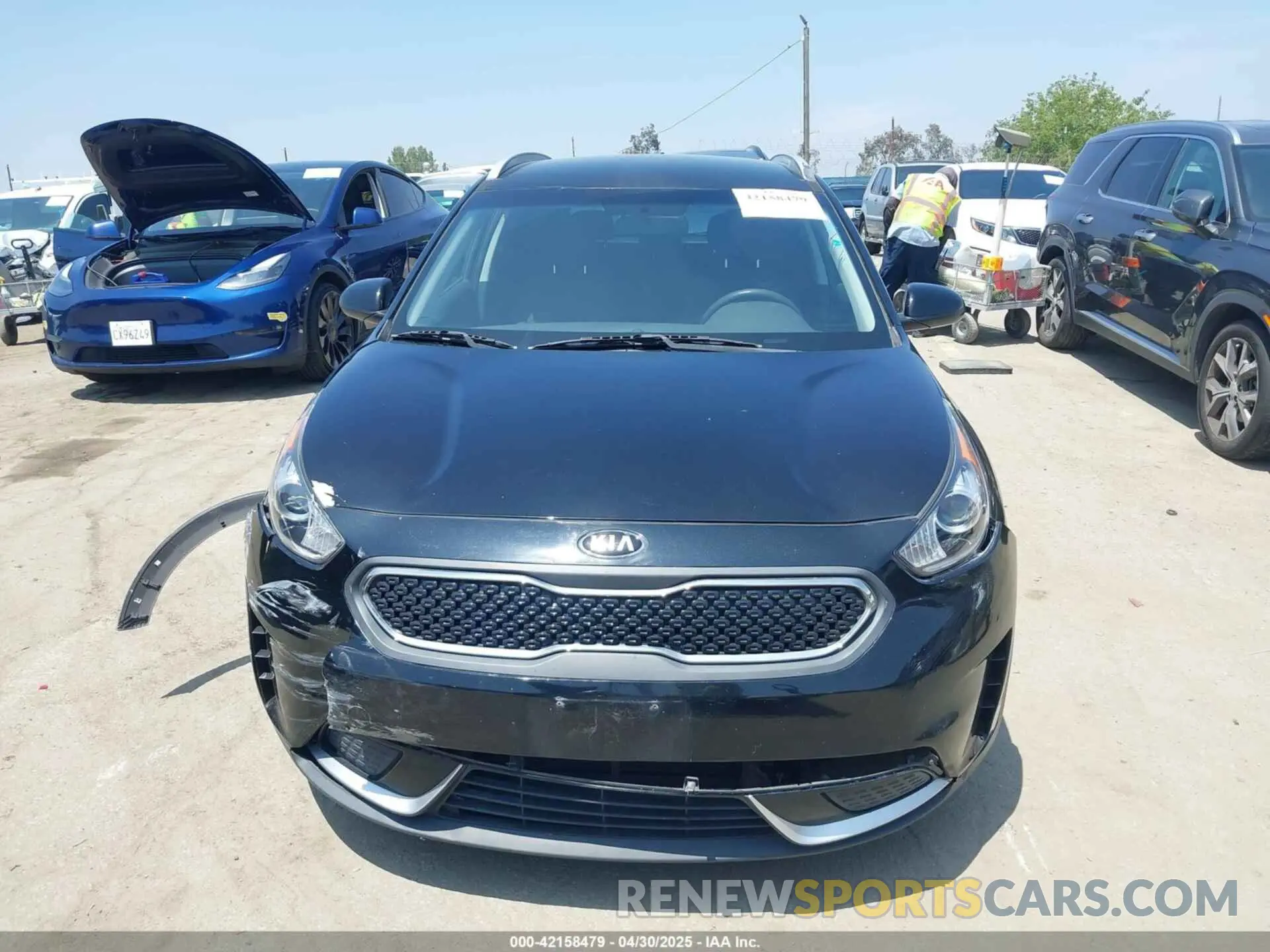 12 Photograph of a damaged car KNDCB3LC0K5290177 KIA NIRO 2019
