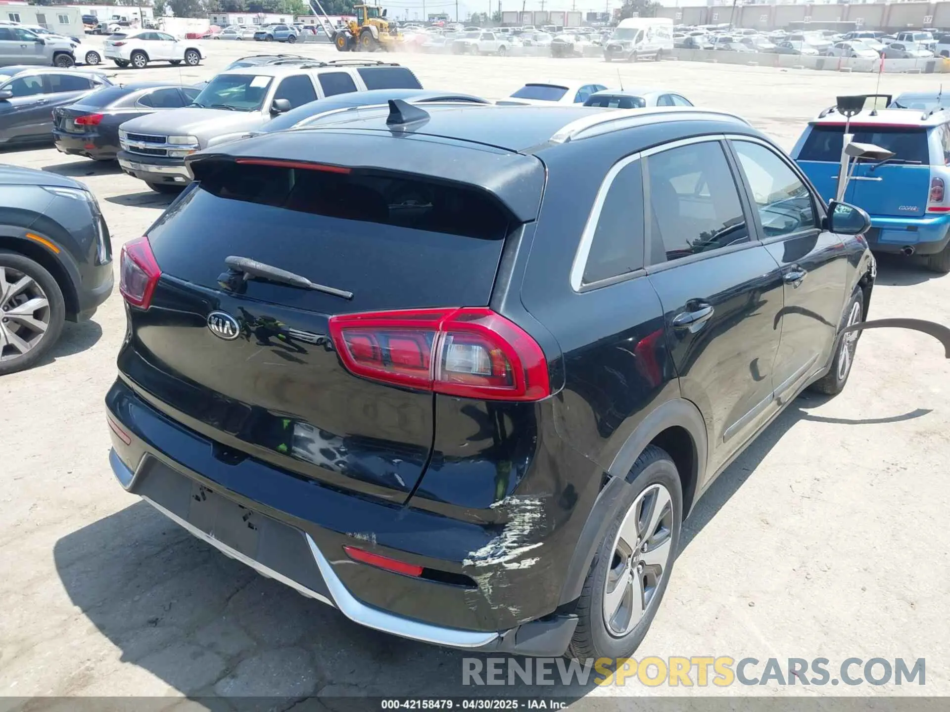 4 Photograph of a damaged car KNDCB3LC0K5290177 KIA NIRO 2019