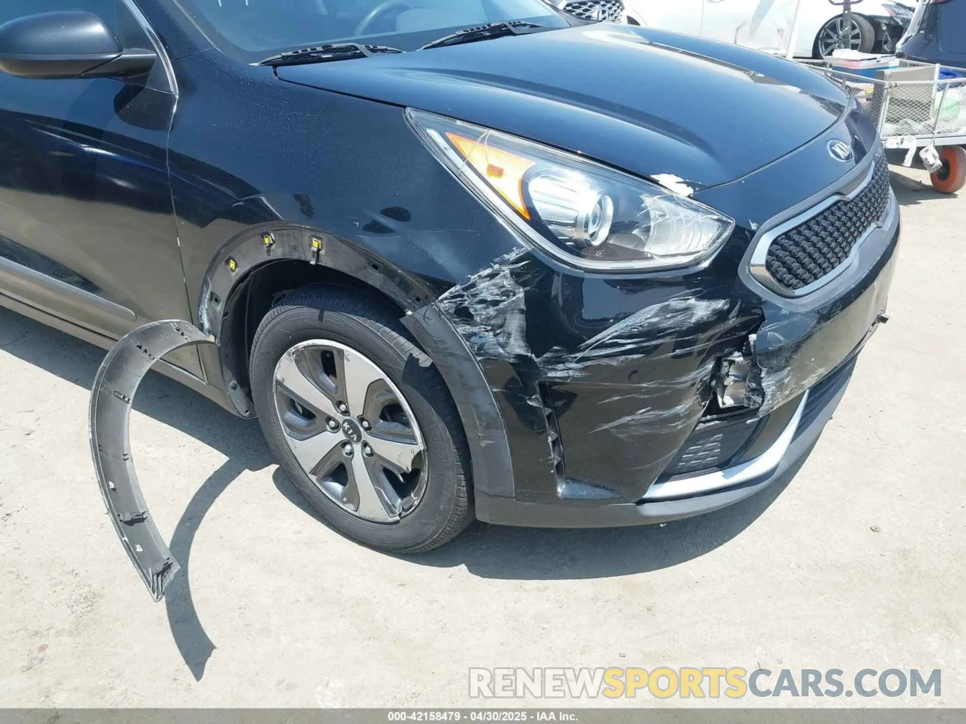 6 Photograph of a damaged car KNDCB3LC0K5290177 KIA NIRO 2019