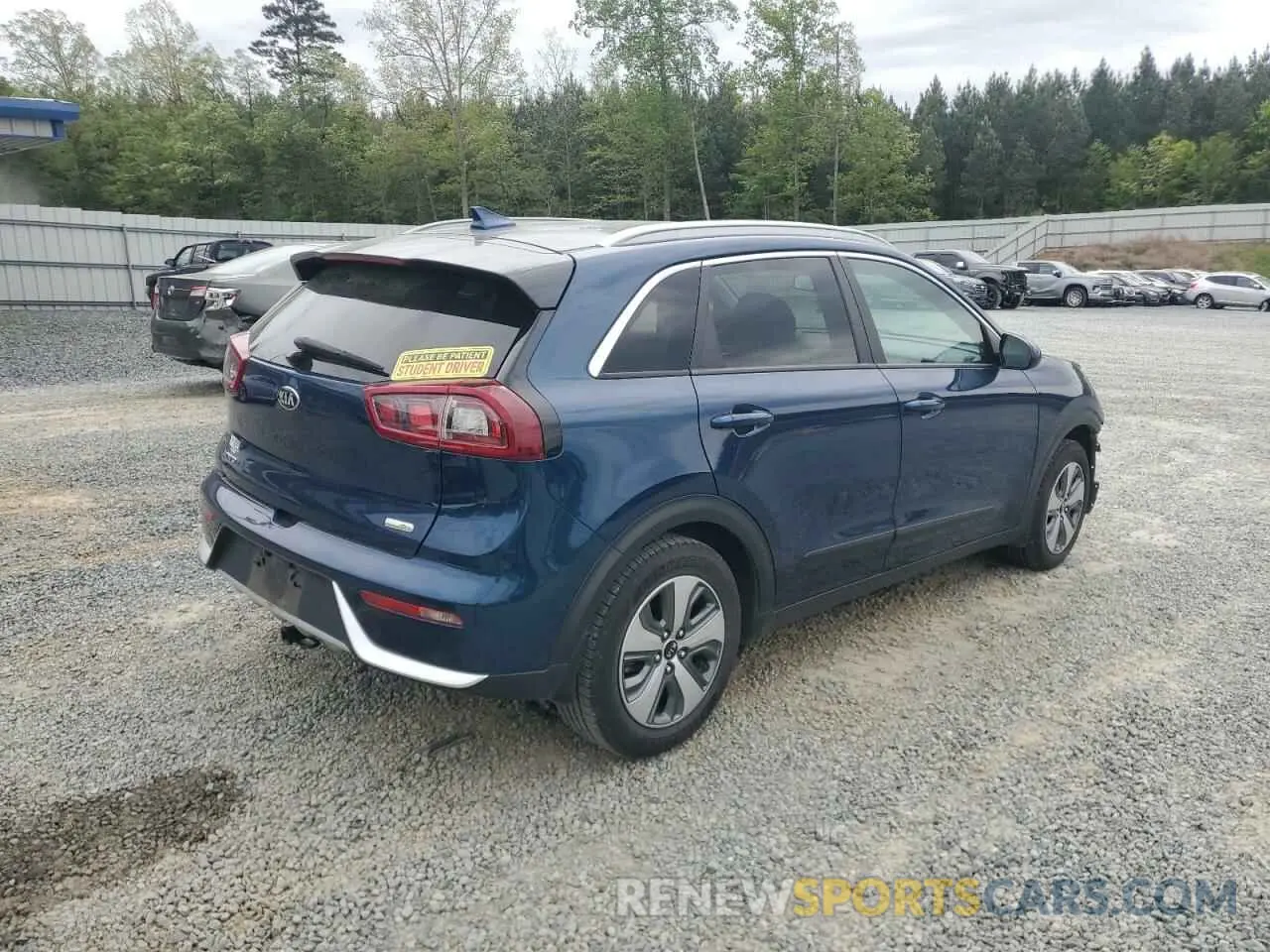 3 Photograph of a damaged car KNDCB3LC0K5338955 KIA NIRO 2019