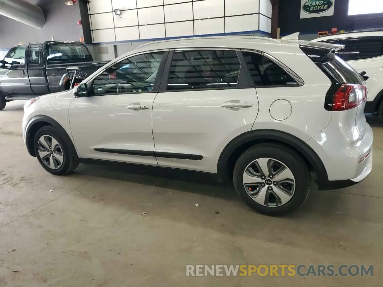 2 Photograph of a damaged car KNDCB3LC0K5339491 KIA NIRO 2019