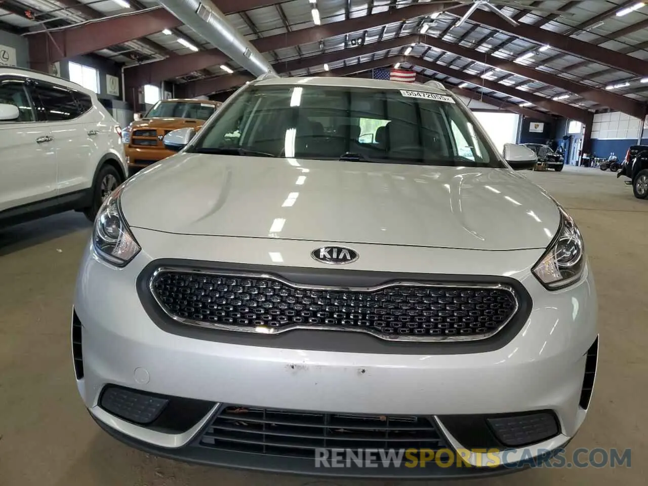 5 Photograph of a damaged car KNDCB3LC0K5339491 KIA NIRO 2019