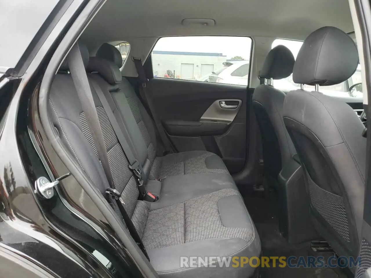 10 Photograph of a damaged car KNDCB3LC0K5341113 KIA NIRO 2019