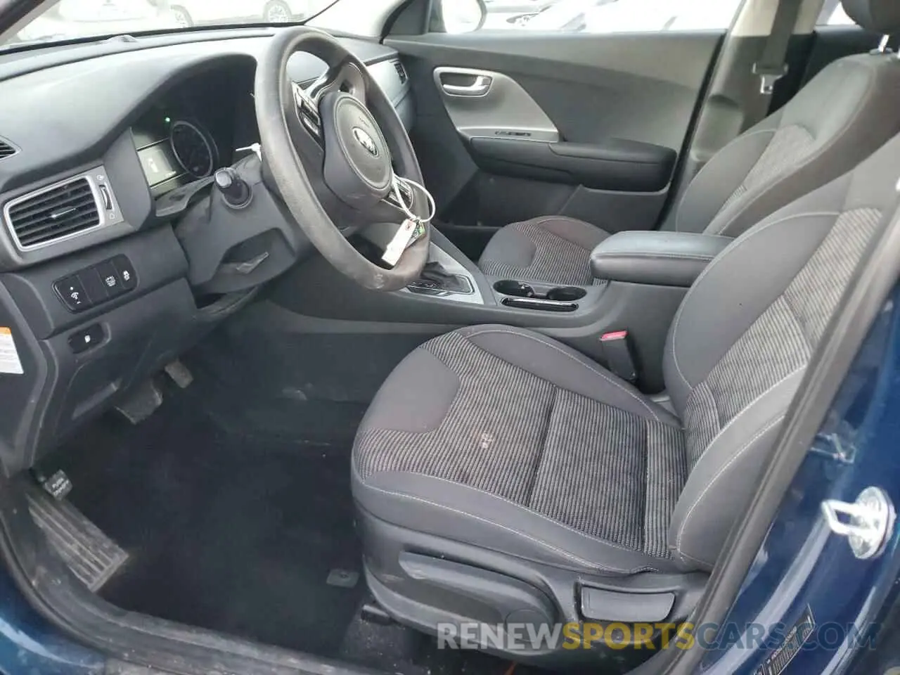 7 Photograph of a damaged car KNDCB3LC1K5242588 KIA NIRO 2019