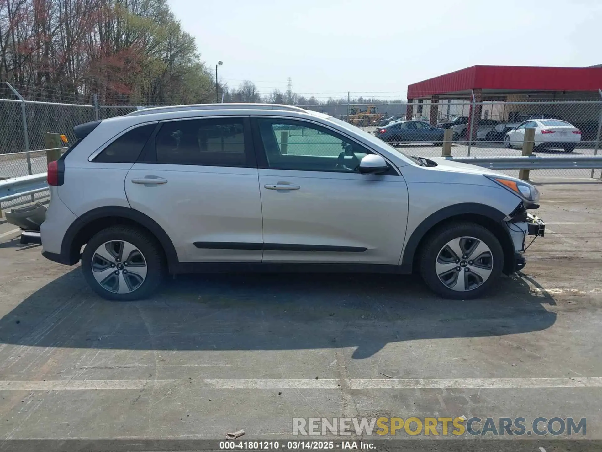 14 Photograph of a damaged car KNDCB3LC1K5262906 KIA NIRO 2019