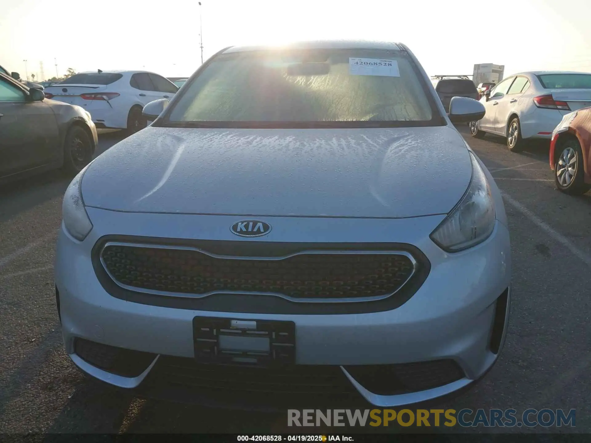 12 Photograph of a damaged car KNDCB3LC1K5322697 KIA NIRO 2019