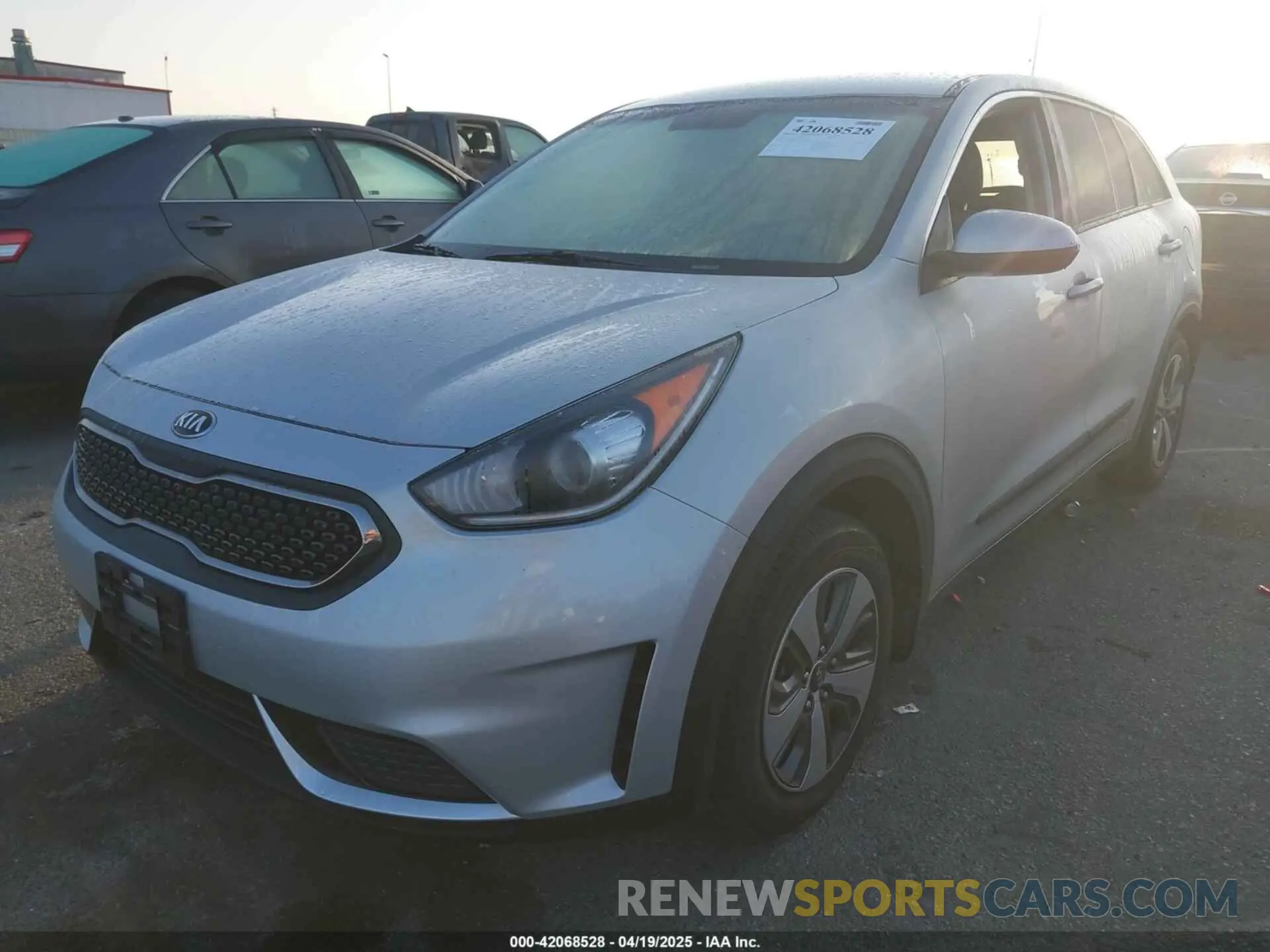 2 Photograph of a damaged car KNDCB3LC1K5322697 KIA NIRO 2019