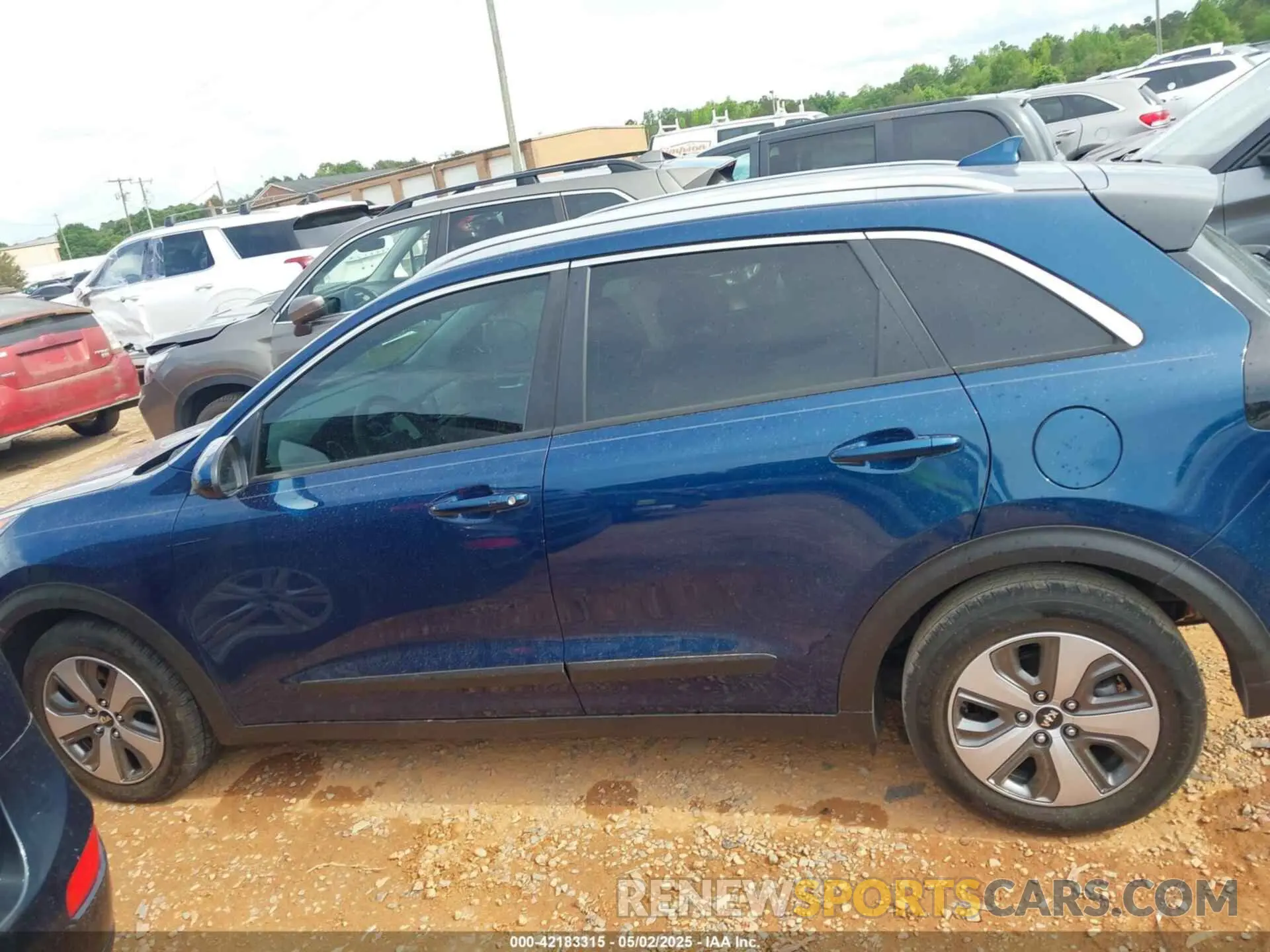 14 Photograph of a damaged car KNDCB3LC1K5336079 KIA NIRO 2019