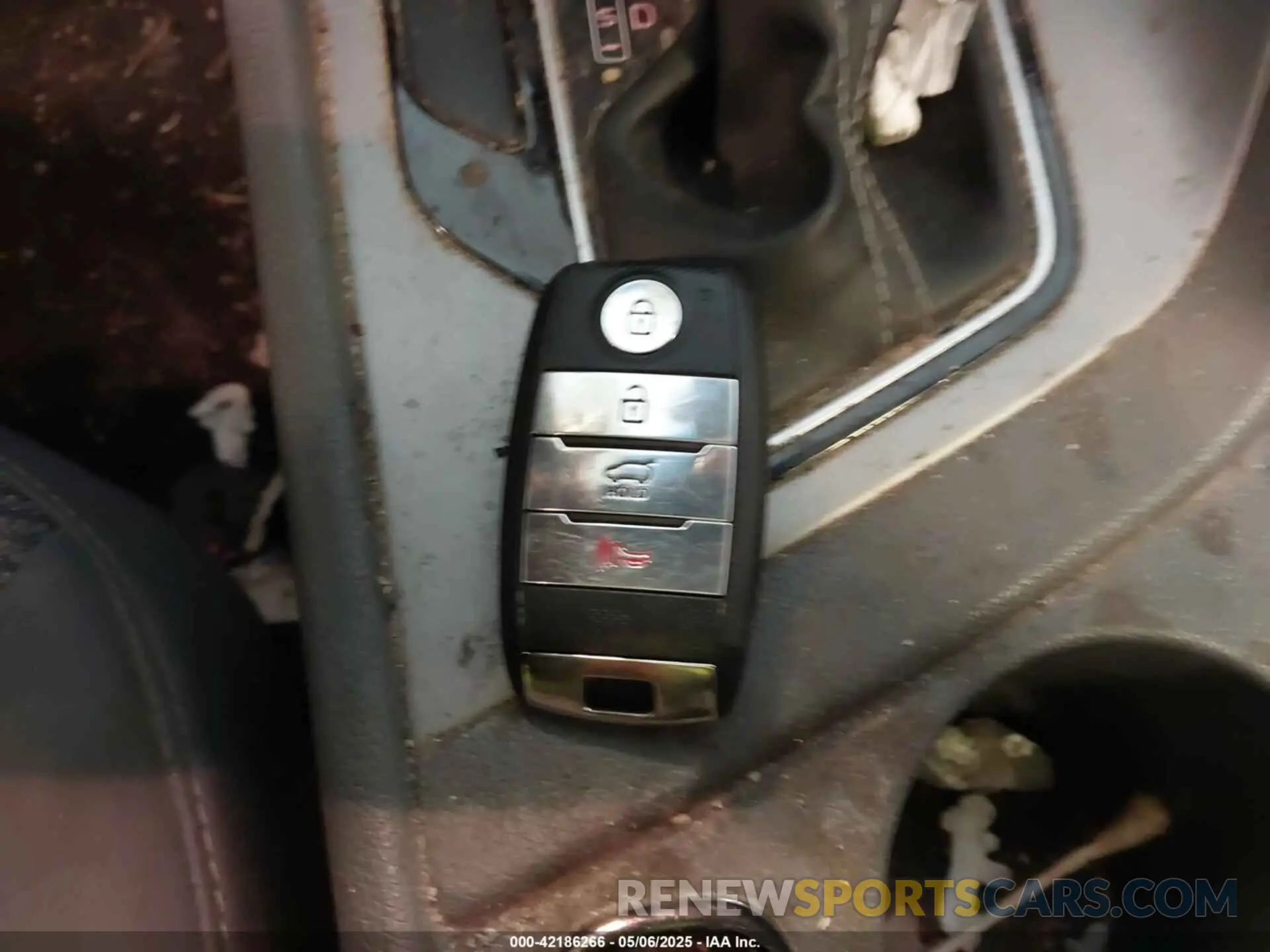 11 Photograph of a damaged car KNDCB3LC2K5240073 KIA NIRO 2019