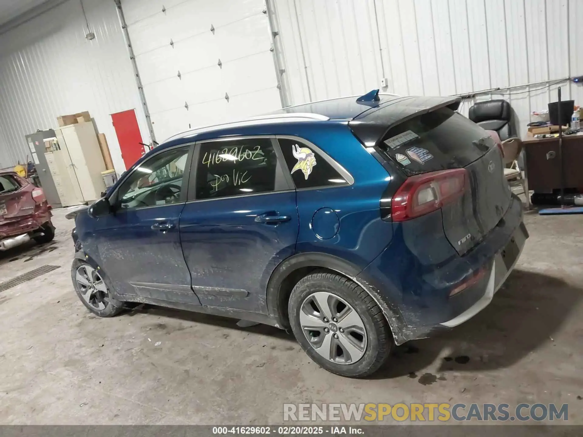 13 Photograph of a damaged car KNDCB3LC2K5250165 KIA NIRO 2019