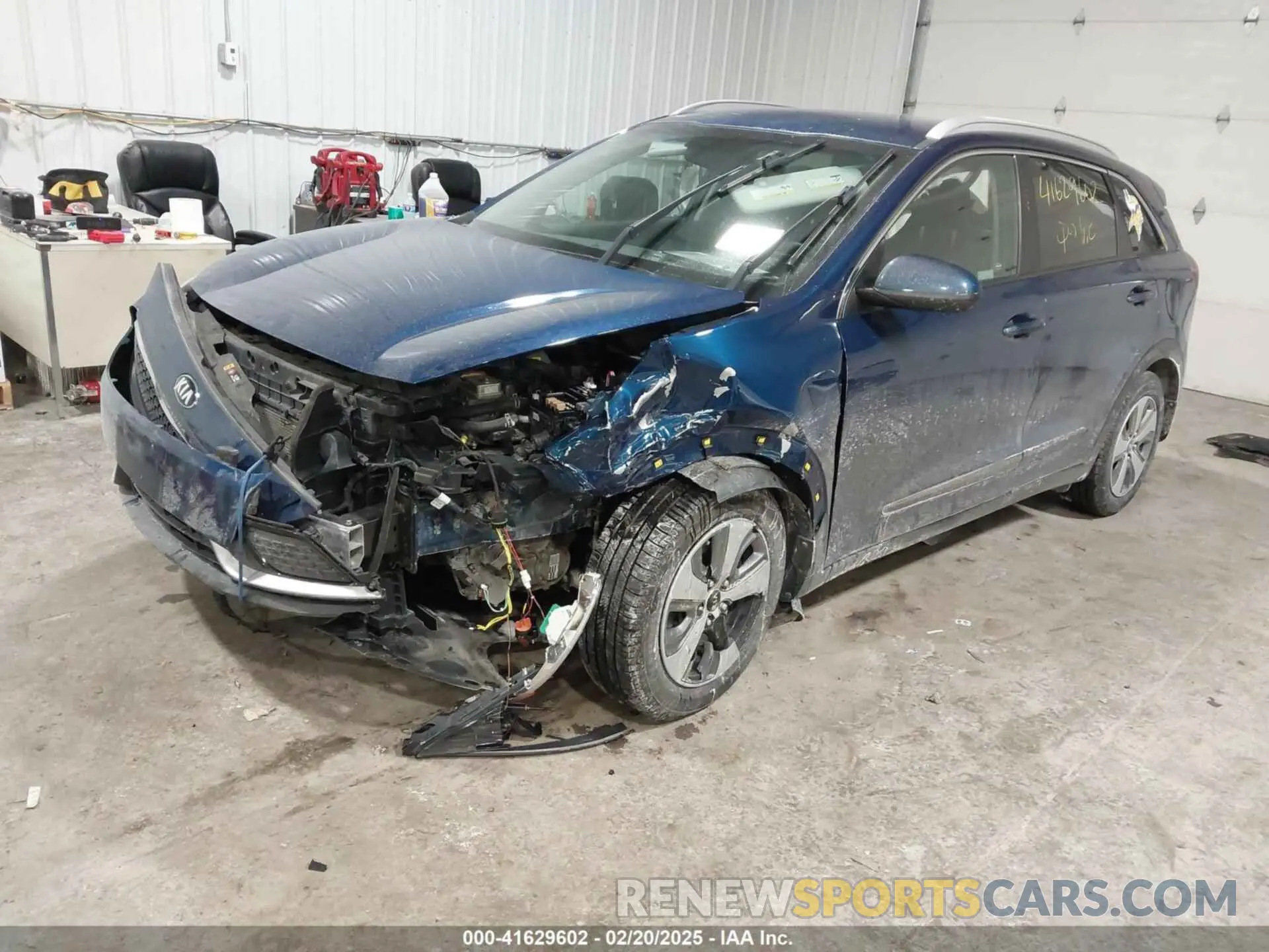 2 Photograph of a damaged car KNDCB3LC2K5250165 KIA NIRO 2019