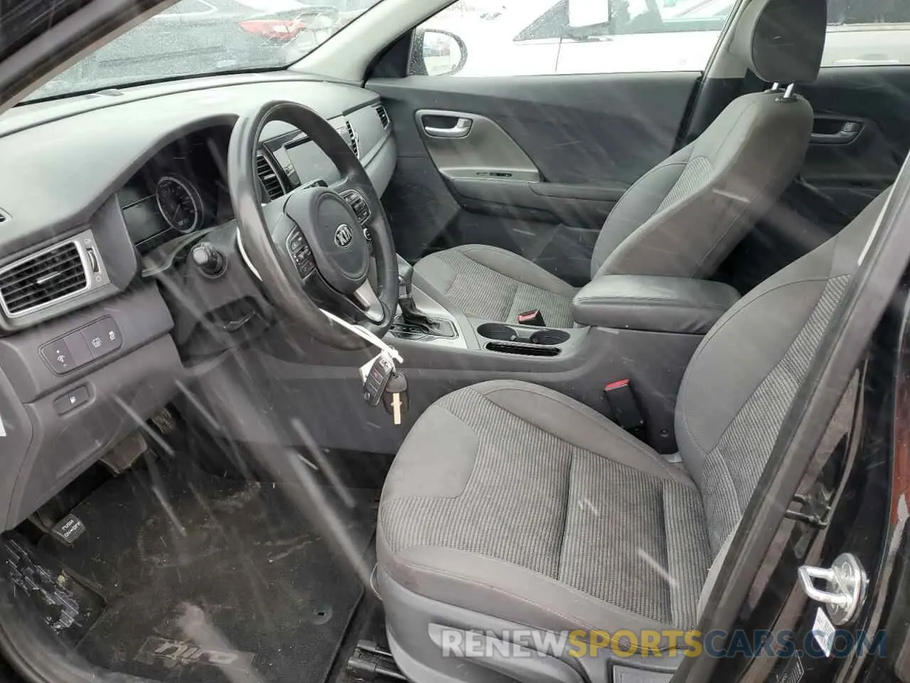 7 Photograph of a damaged car KNDCB3LC2K5304600 KIA NIRO 2019