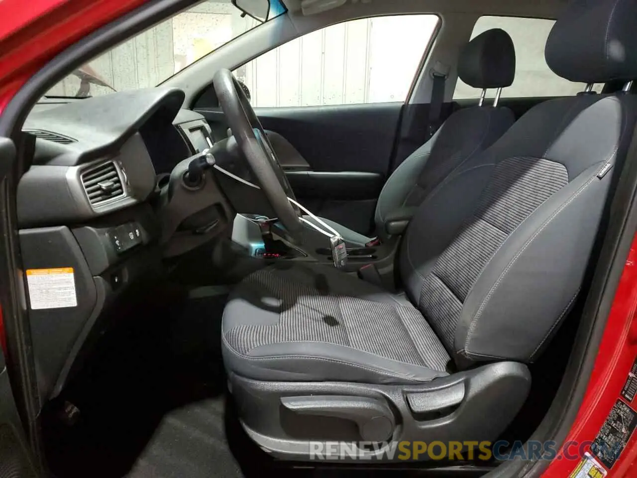 7 Photograph of a damaged car KNDCB3LC3K5249123 KIA NIRO 2019