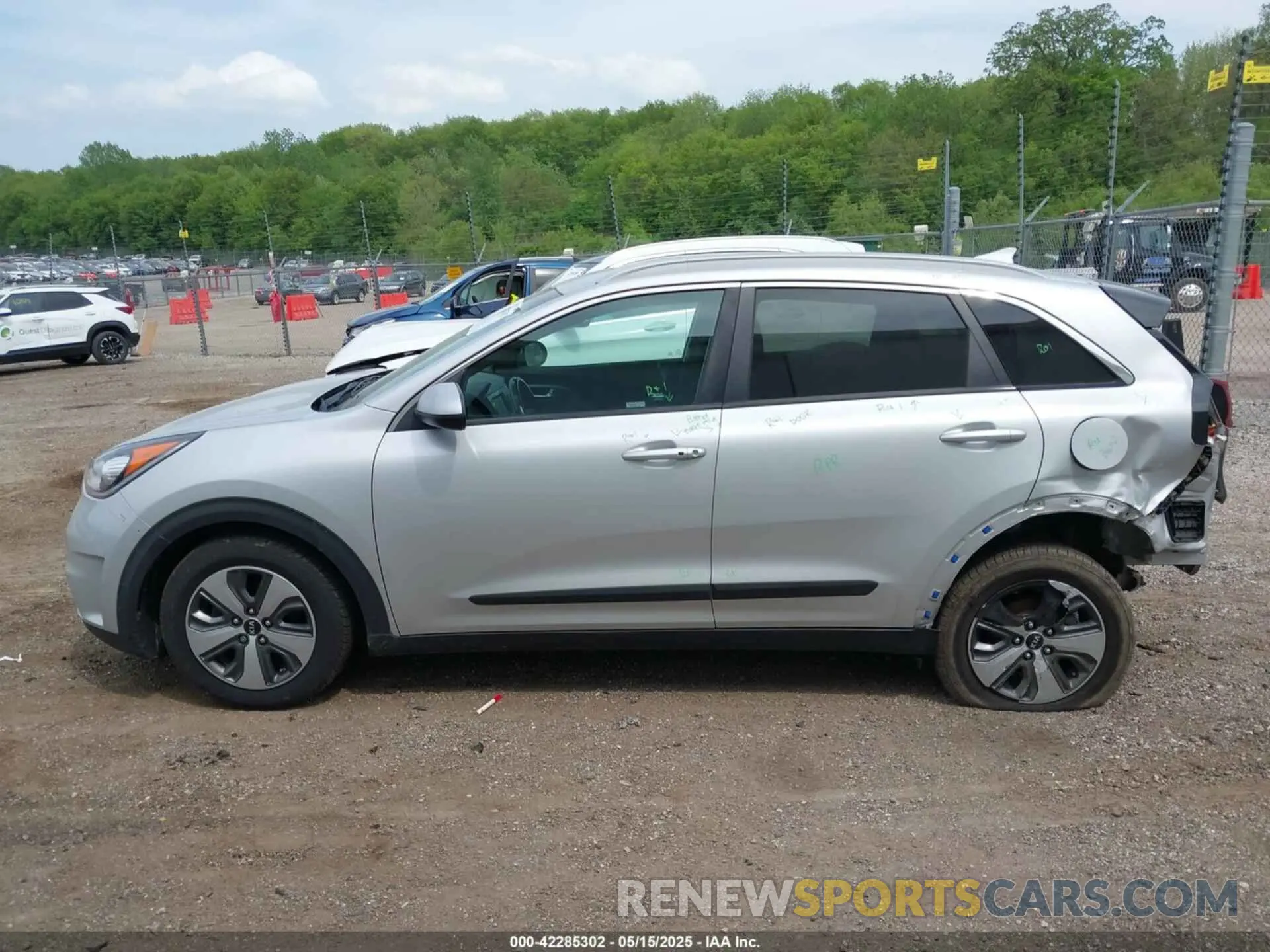 15 Photograph of a damaged car KNDCB3LC3K5282557 KIA NIRO 2019