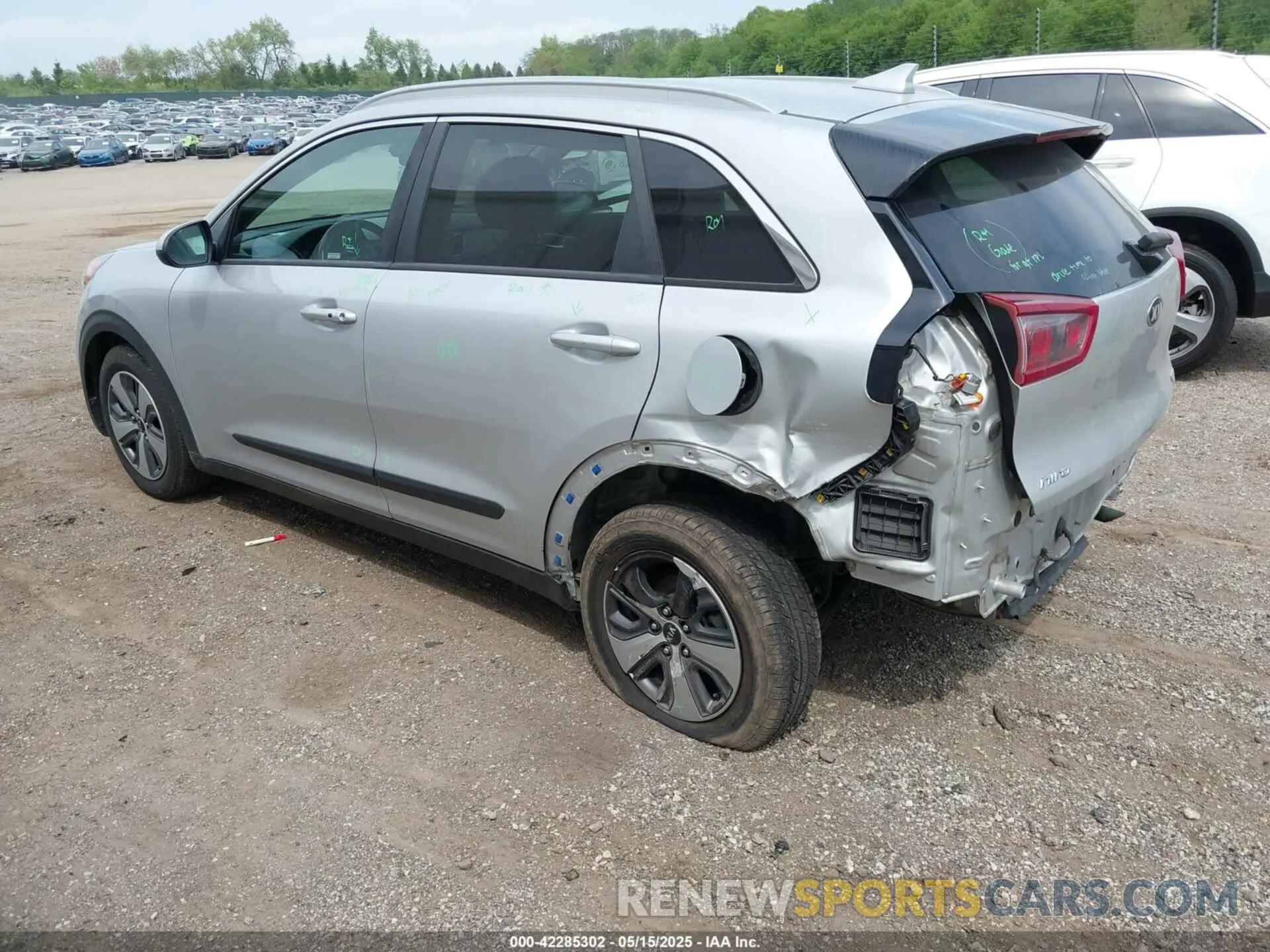 3 Photograph of a damaged car KNDCB3LC3K5282557 KIA NIRO 2019