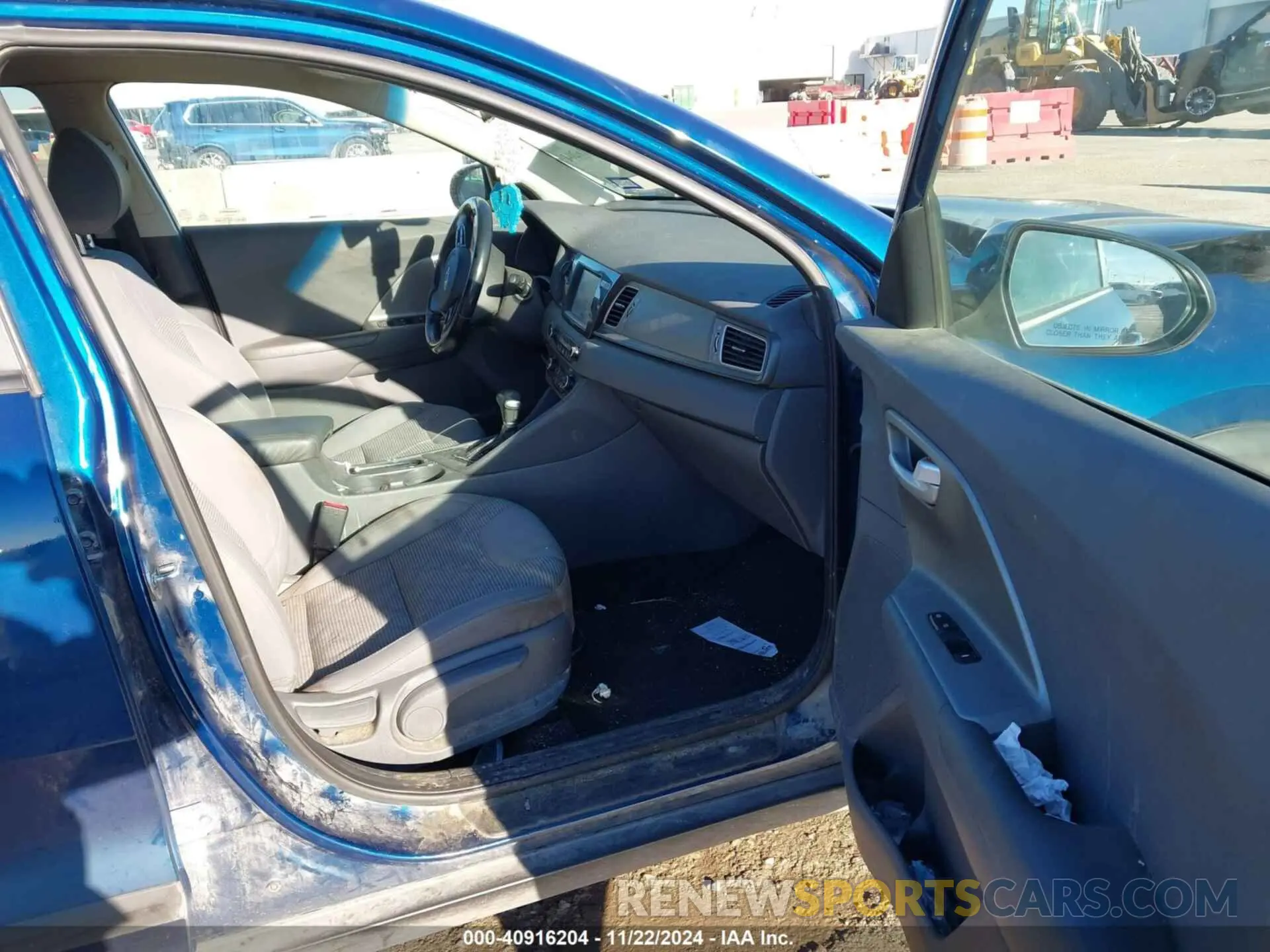 5 Photograph of a damaged car KNDCB3LC3K5294921 KIA NIRO 2019