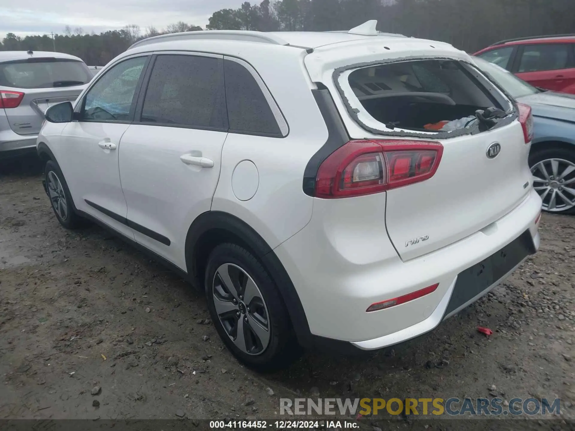 3 Photograph of a damaged car KNDCB3LC3K5319672 KIA NIRO 2019