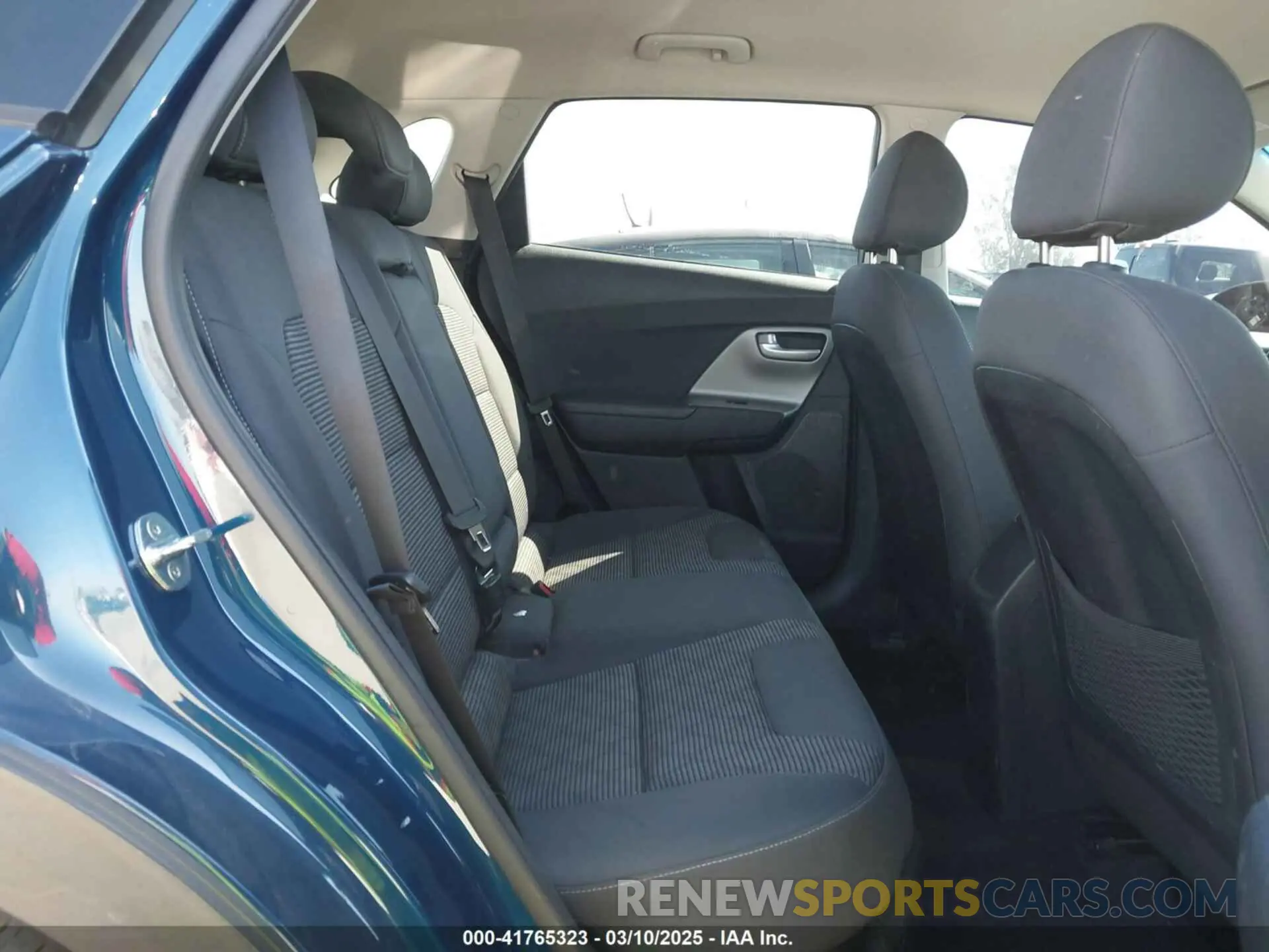 8 Photograph of a damaged car KNDCB3LC3K5322605 KIA NIRO 2019