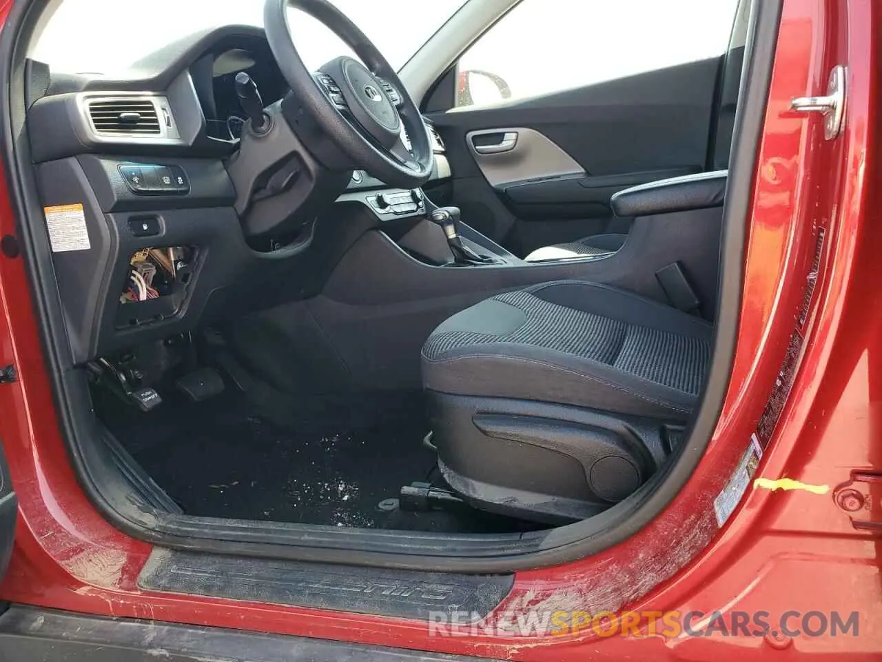 12 Photograph of a damaged car KNDCB3LC3K5340067 KIA NIRO 2019
