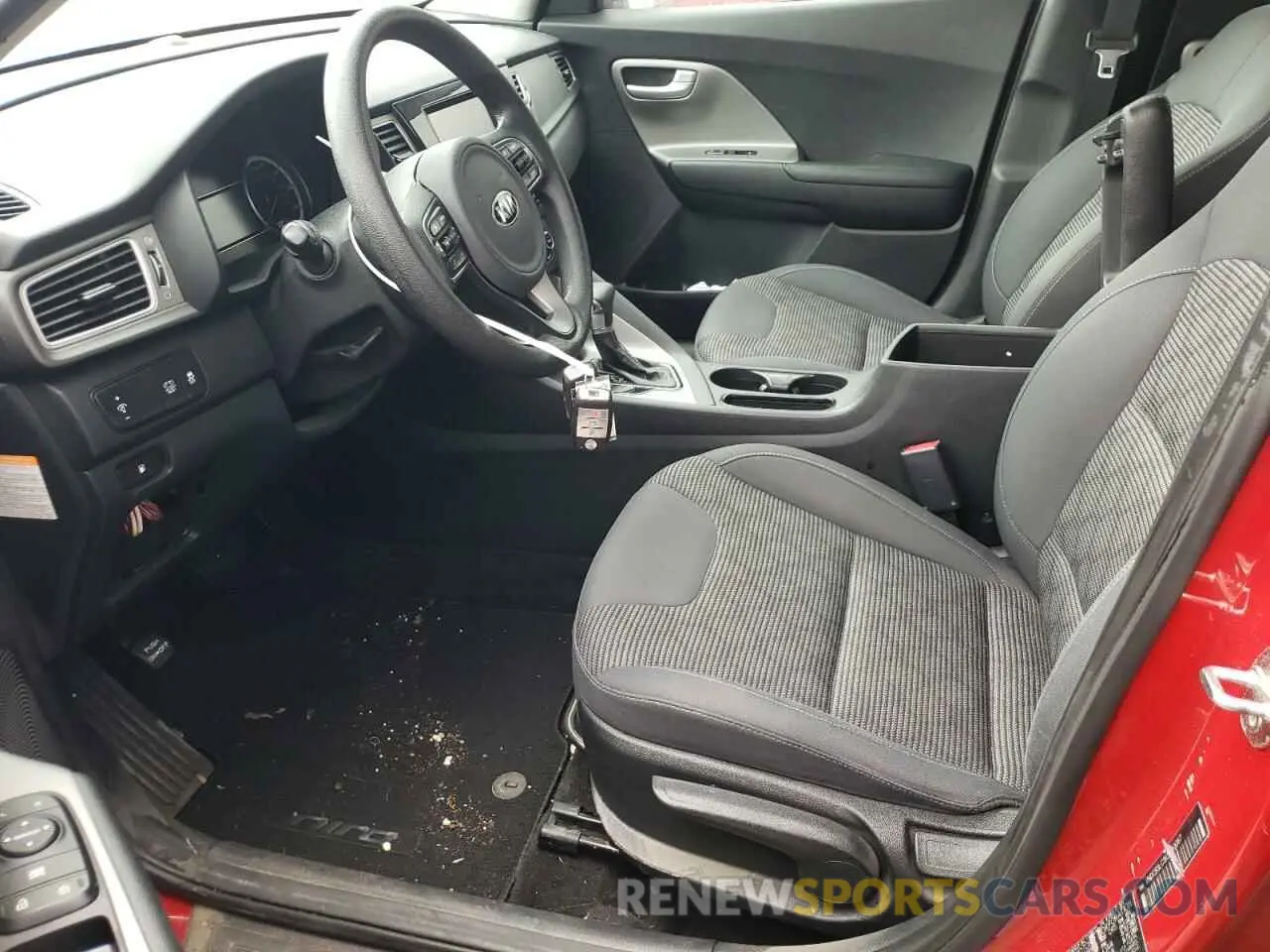 7 Photograph of a damaged car KNDCB3LC3K5340067 KIA NIRO 2019
