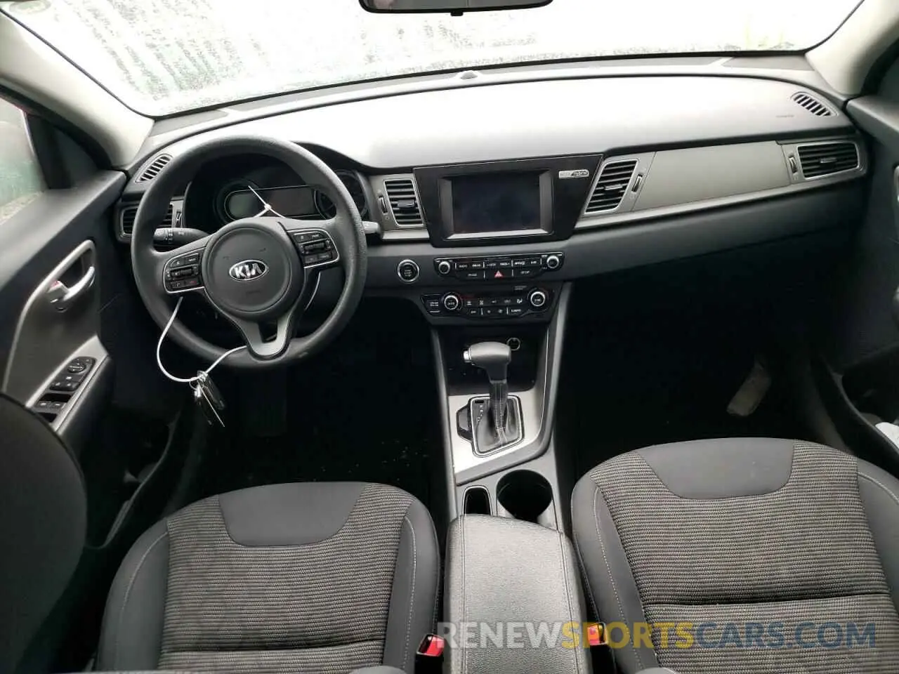 8 Photograph of a damaged car KNDCB3LC3K5340067 KIA NIRO 2019
