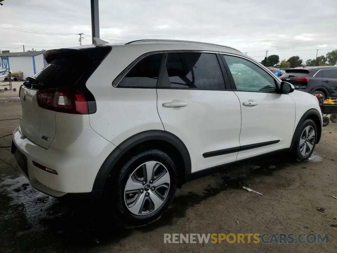3 Photograph of a damaged car KNDCB3LC4K5305022 KIA NIRO 2019