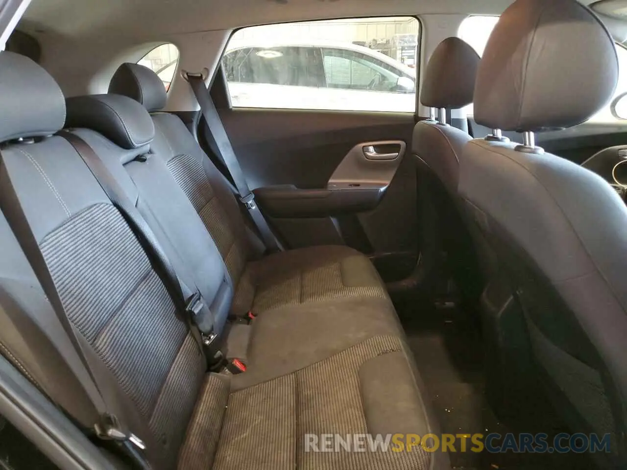 11 Photograph of a damaged car KNDCB3LC4K5306896 KIA NIRO 2019