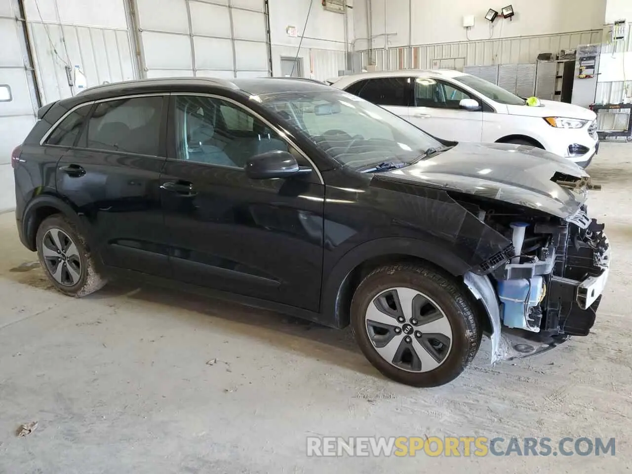 4 Photograph of a damaged car KNDCB3LC4K5306896 KIA NIRO 2019
