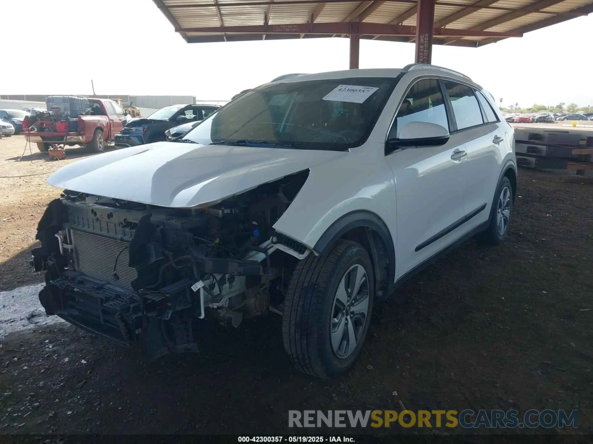 2 Photograph of a damaged car KNDCB3LC4K5316327 KIA NIRO 2019