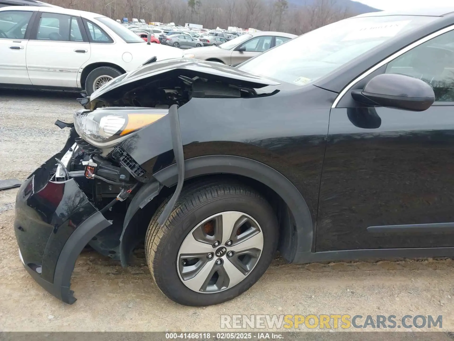17 Photograph of a damaged car KNDCB3LC4K5326047 KIA NIRO 2019