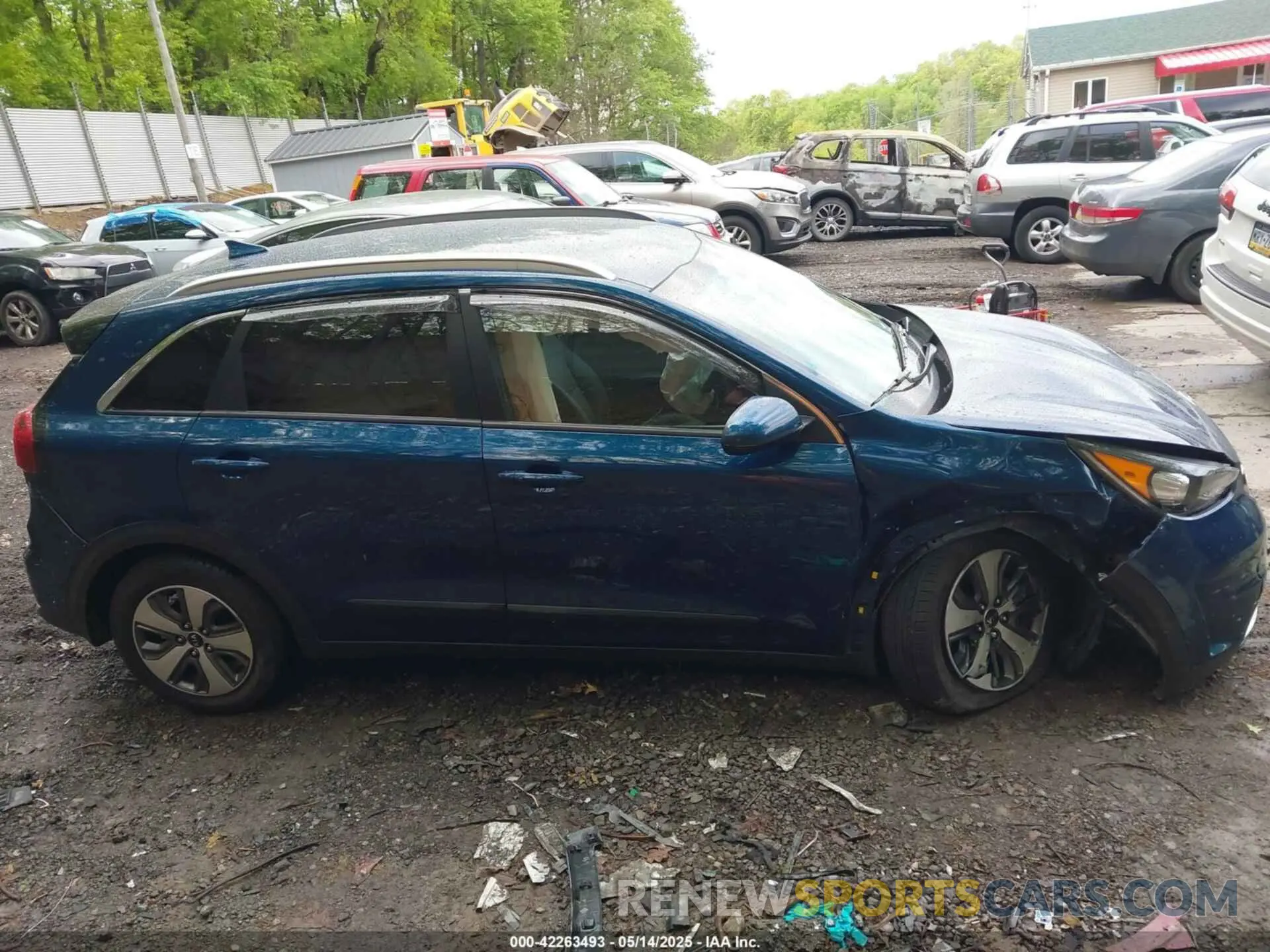 13 Photograph of a damaged car KNDCB3LC4K5339008 KIA NIRO 2019