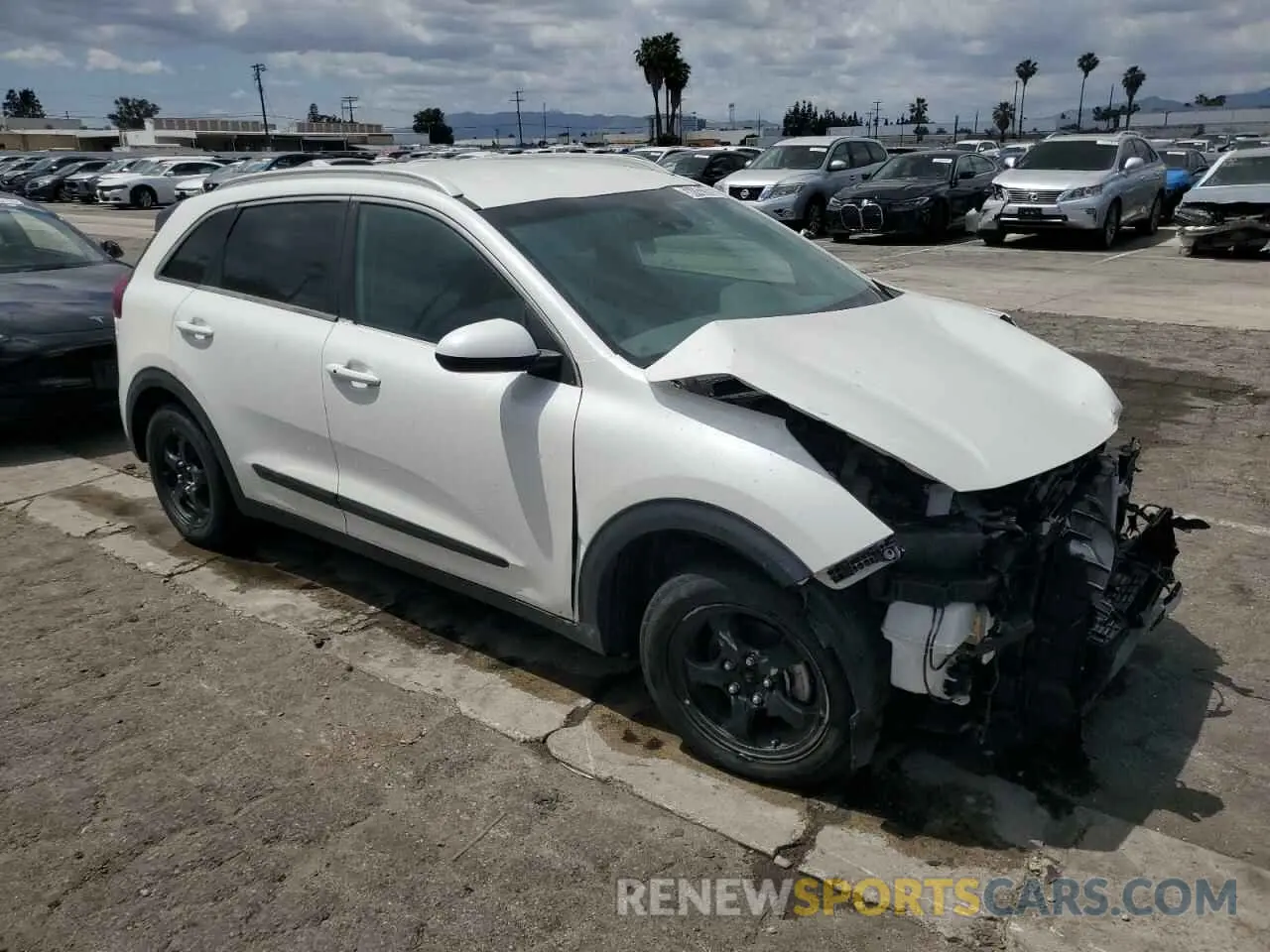 4 Photograph of a damaged car KNDCB3LC4K5351773 KIA NIRO 2019