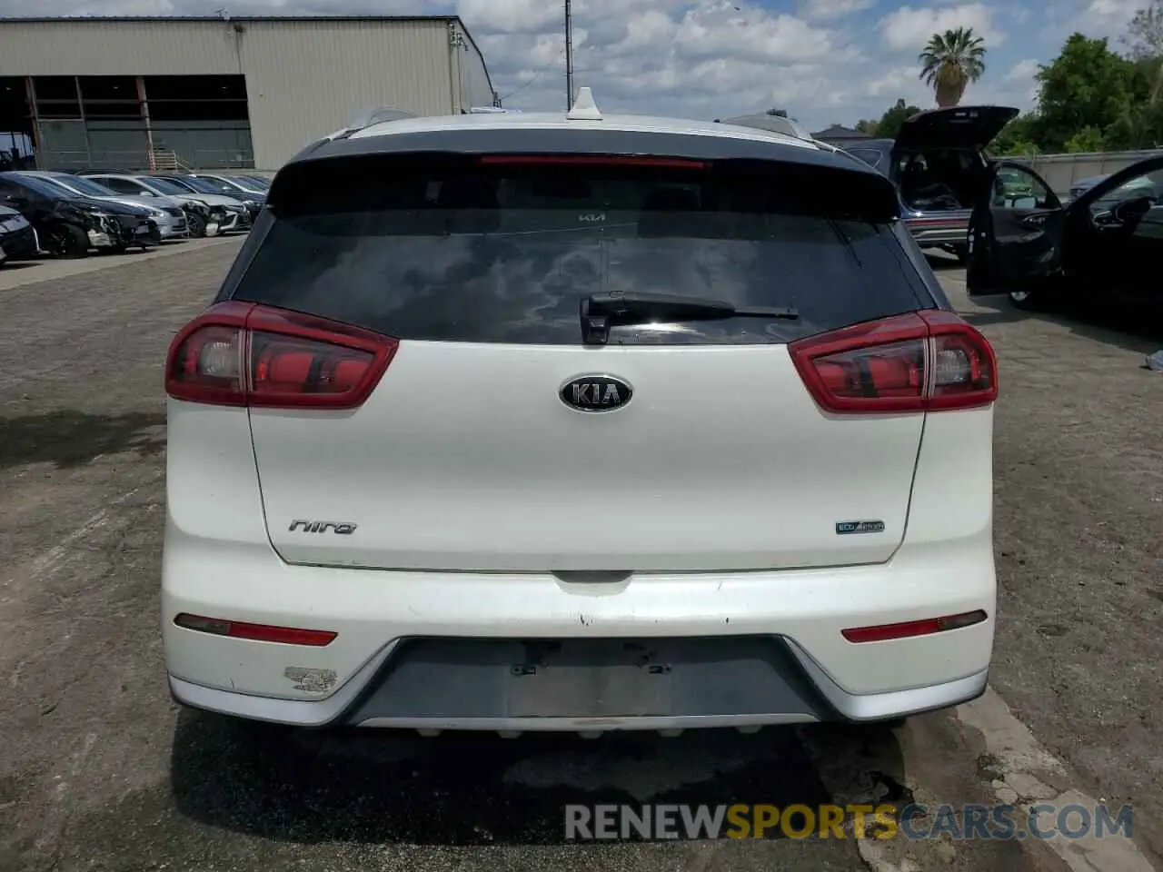 6 Photograph of a damaged car KNDCB3LC4K5351773 KIA NIRO 2019