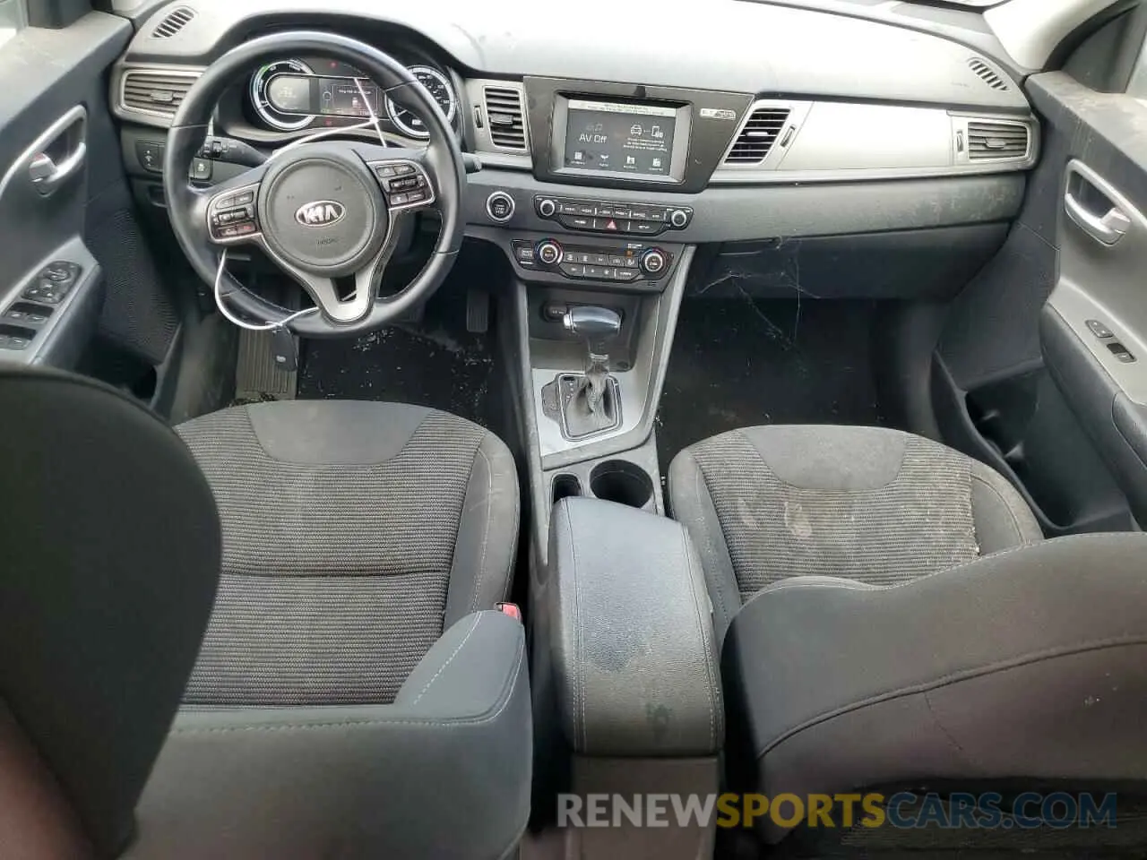 8 Photograph of a damaged car KNDCB3LC4K5351773 KIA NIRO 2019