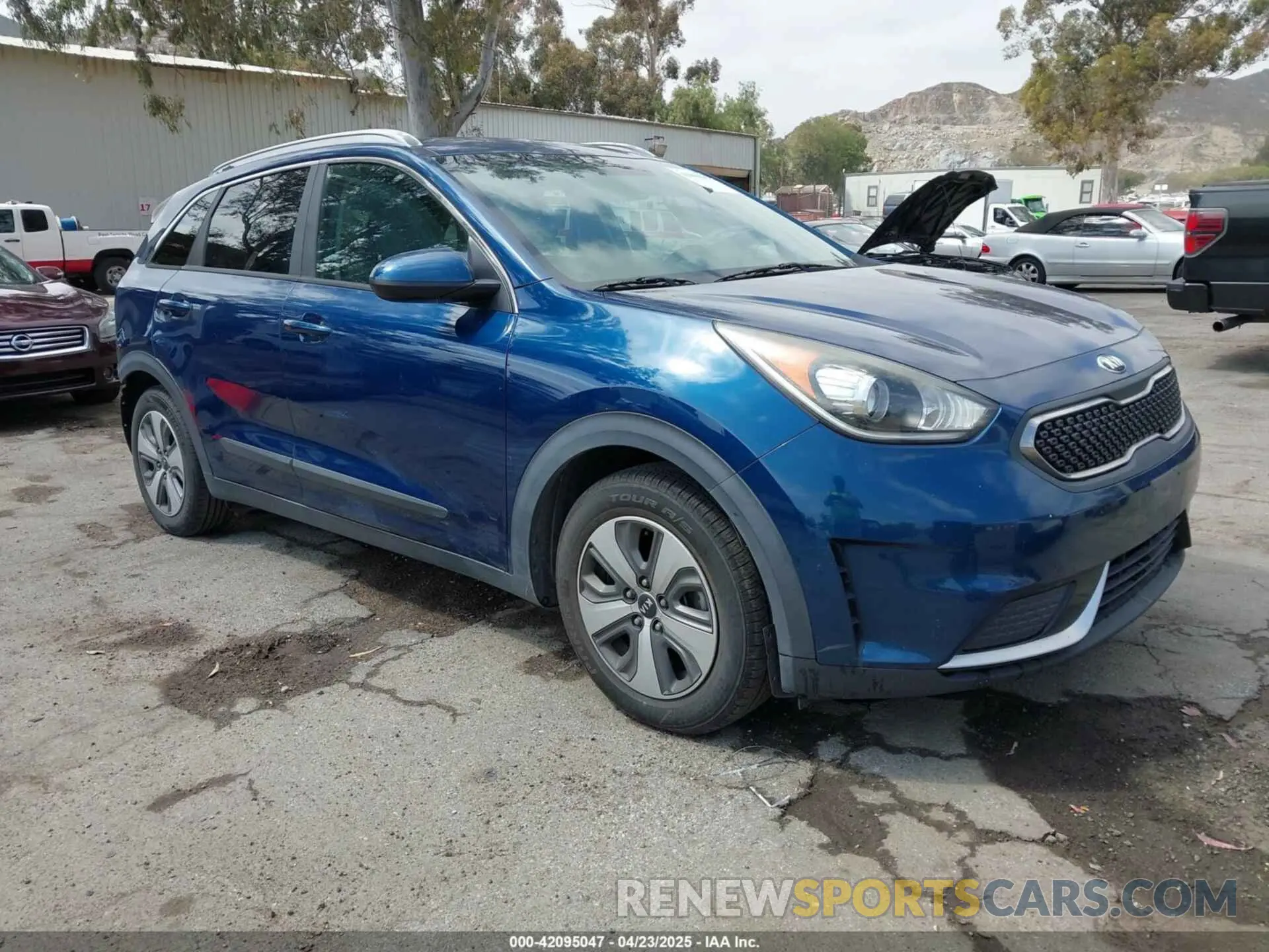 1 Photograph of a damaged car KNDCB3LC5K5252590 KIA NIRO 2019